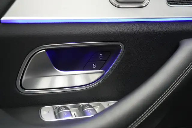 Mercedes-Benz GLE view 29