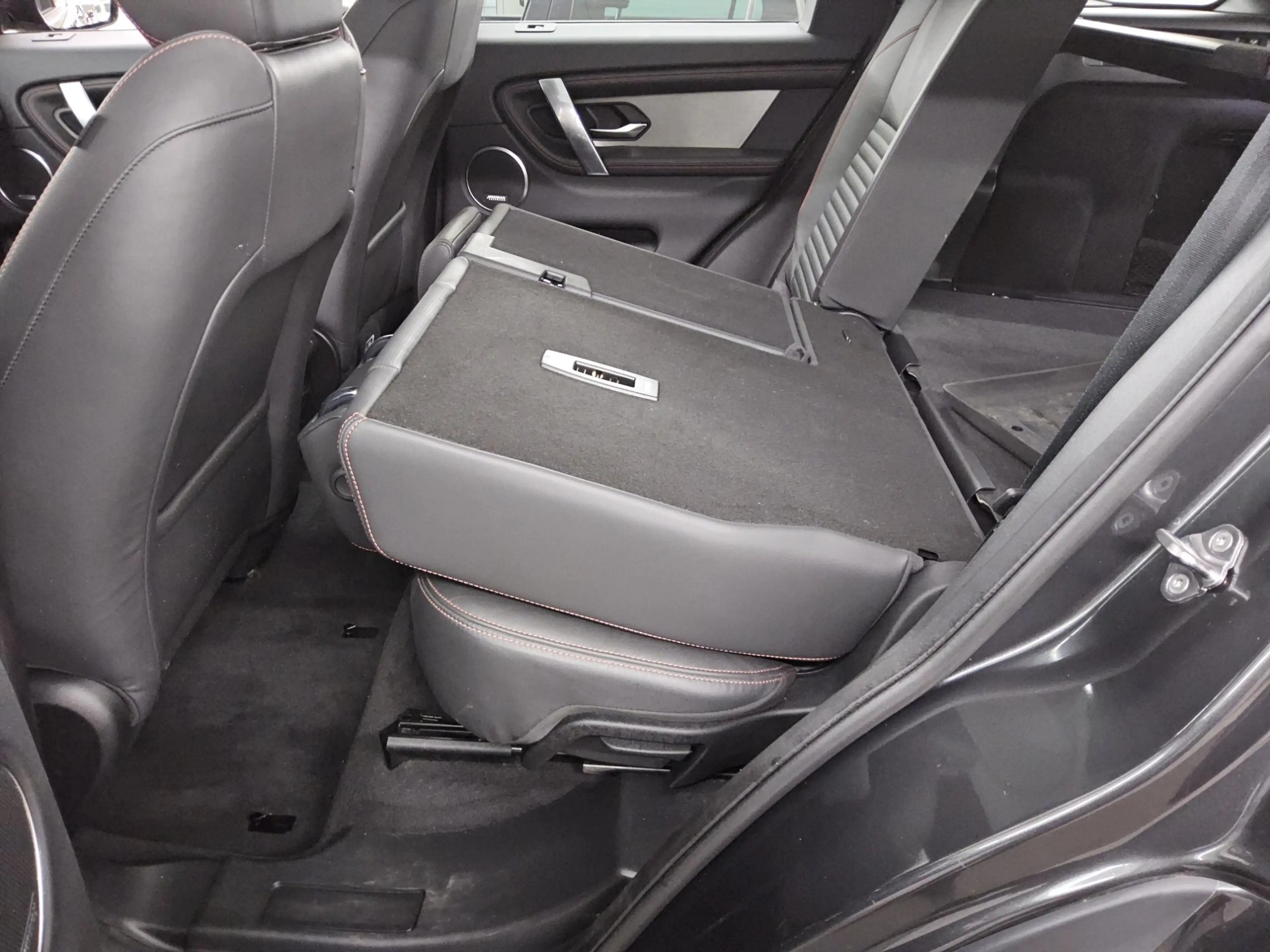 Land Rover Discovery Sport D200 AWD HSE R-Dynamic Navi Pano — photo 13