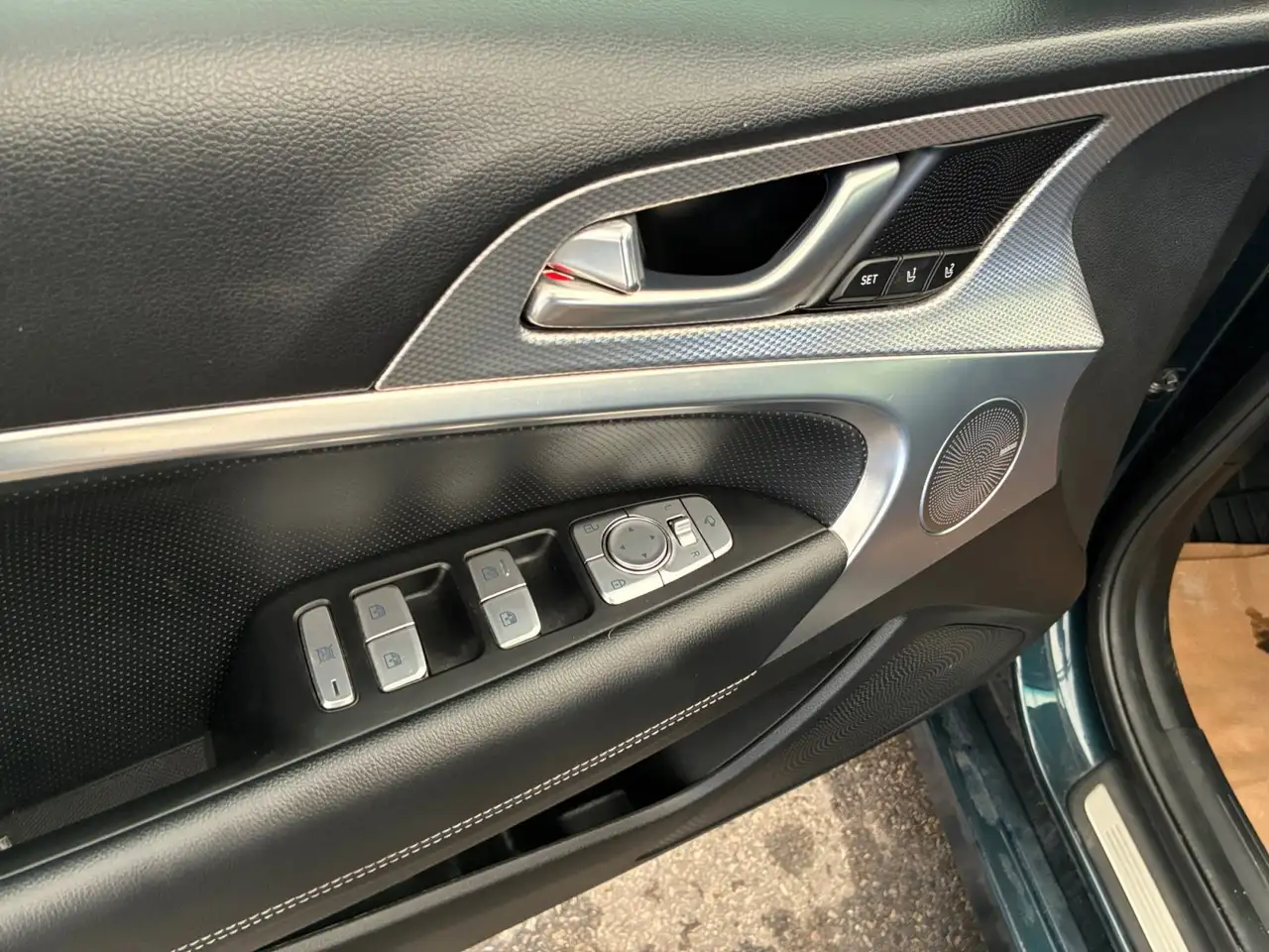 Genesis G70 снимка Genesis G70