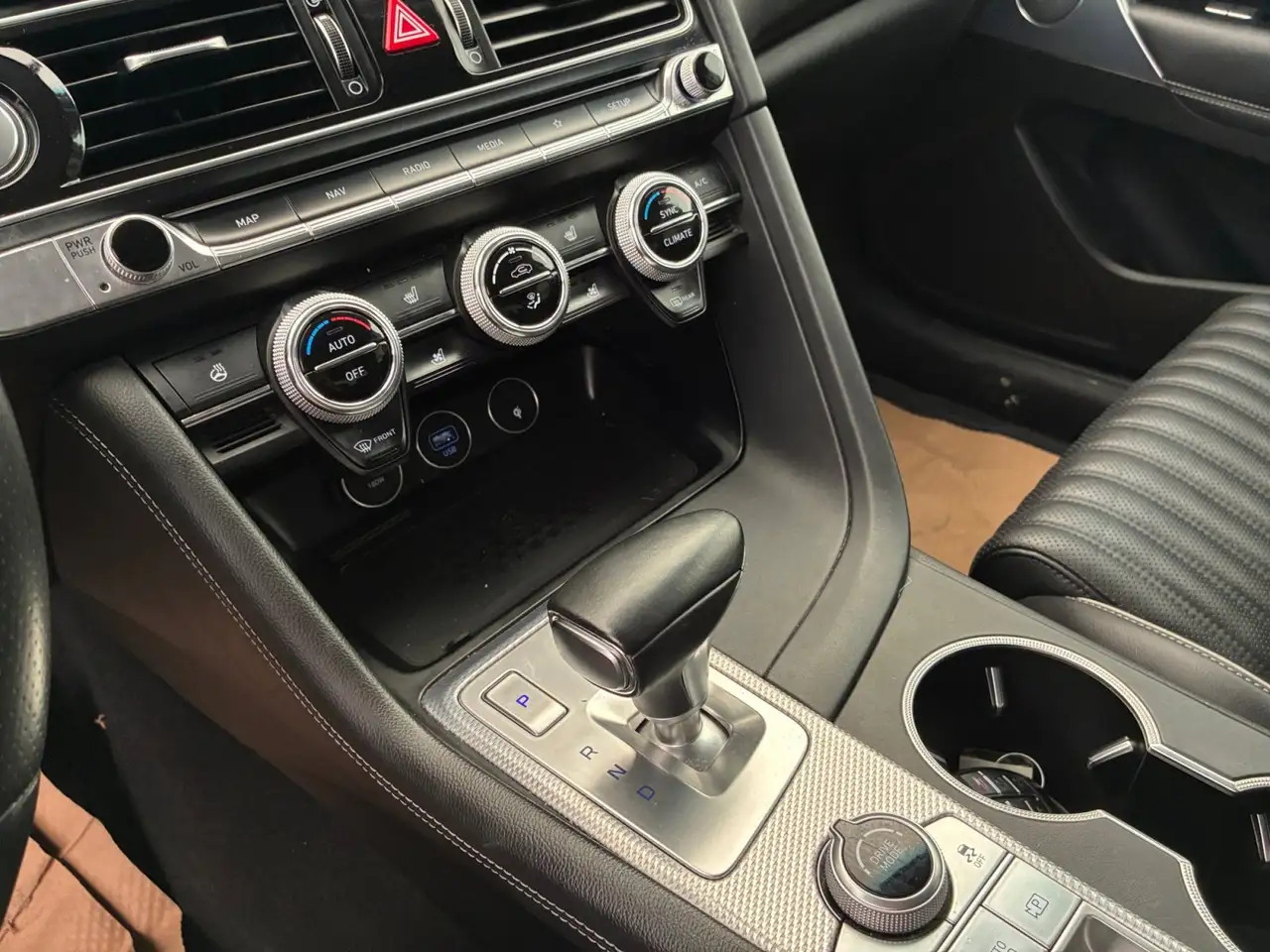 Genesis G70 снимка Genesis G70