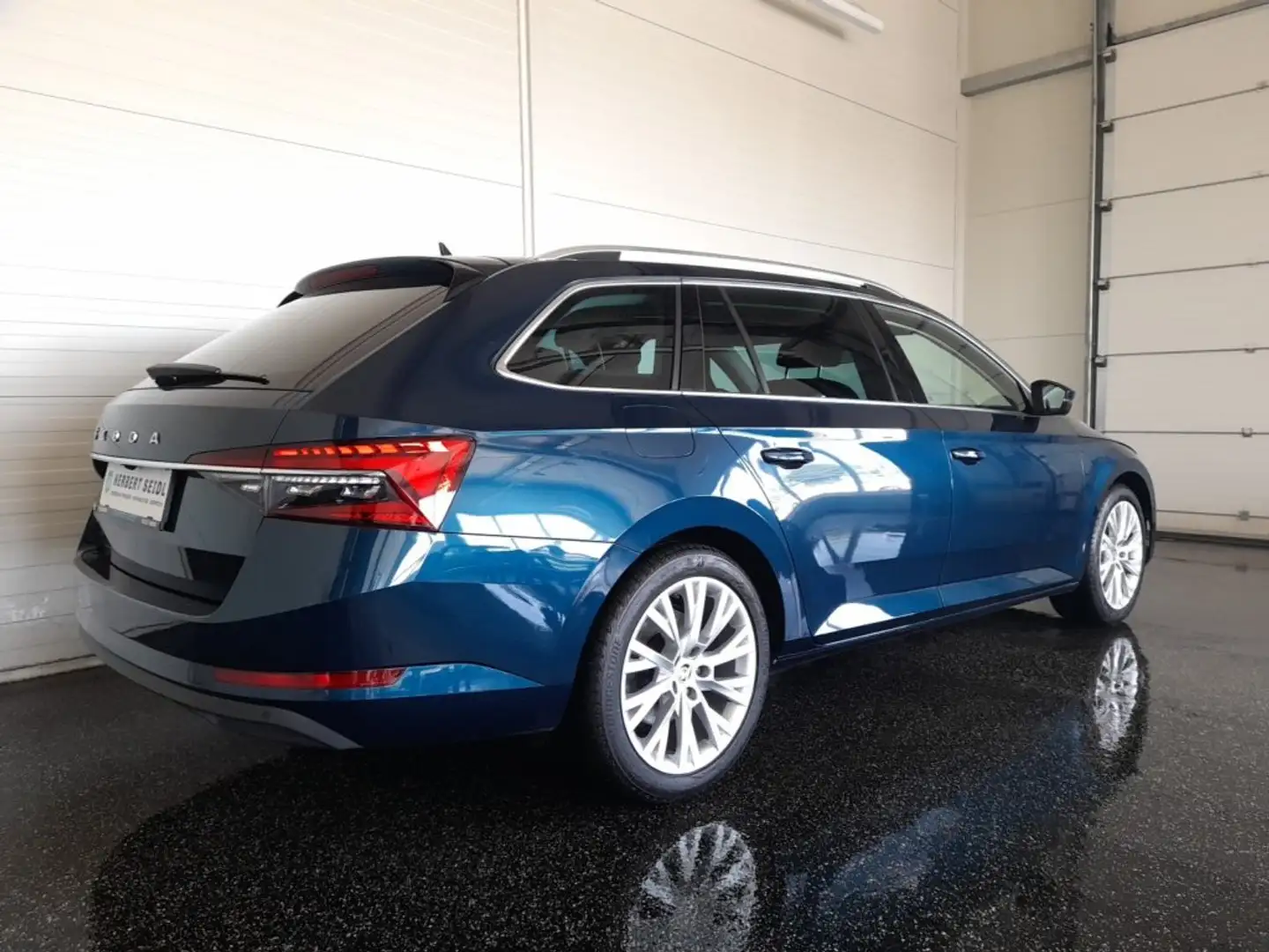 Skoda Superb Combi STYLE 2,0 TDI DSG *18 ZOLL / STANDHZG / MATRIX-LED / VIRTUELL / NAVI / AHV & 360° KAMERA / ACC / MEMORY SPORTSITZE* Blau - 2