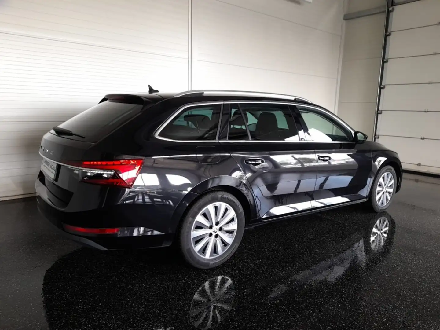 Skoda Superb Combi STYLE 2,0 TDI DSG *MATRIX-LED / VIRTUELL / NAVI / AHV & KAMERA / ACC / MEMORY SPORTSITZE / E-KLAPPE / KEYLESS* Schwarz - 2
