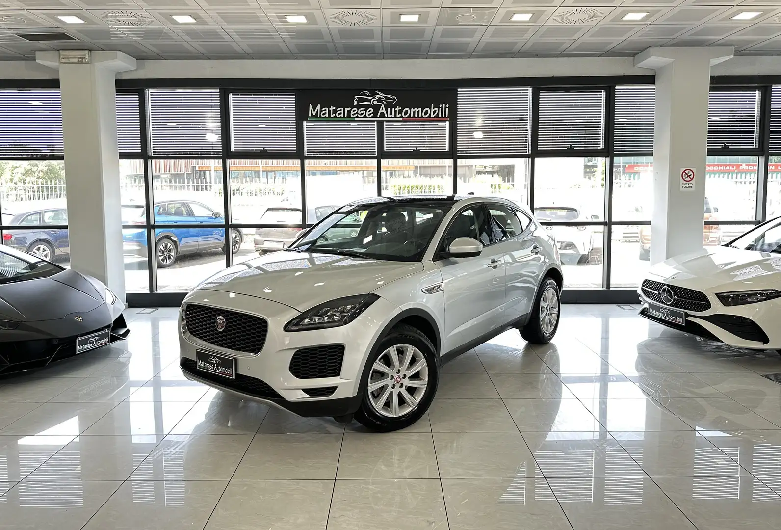 Jaguar E-Pace 2.0d i4 AWD Pelle Navi Camera Finanziabile Permute - 1