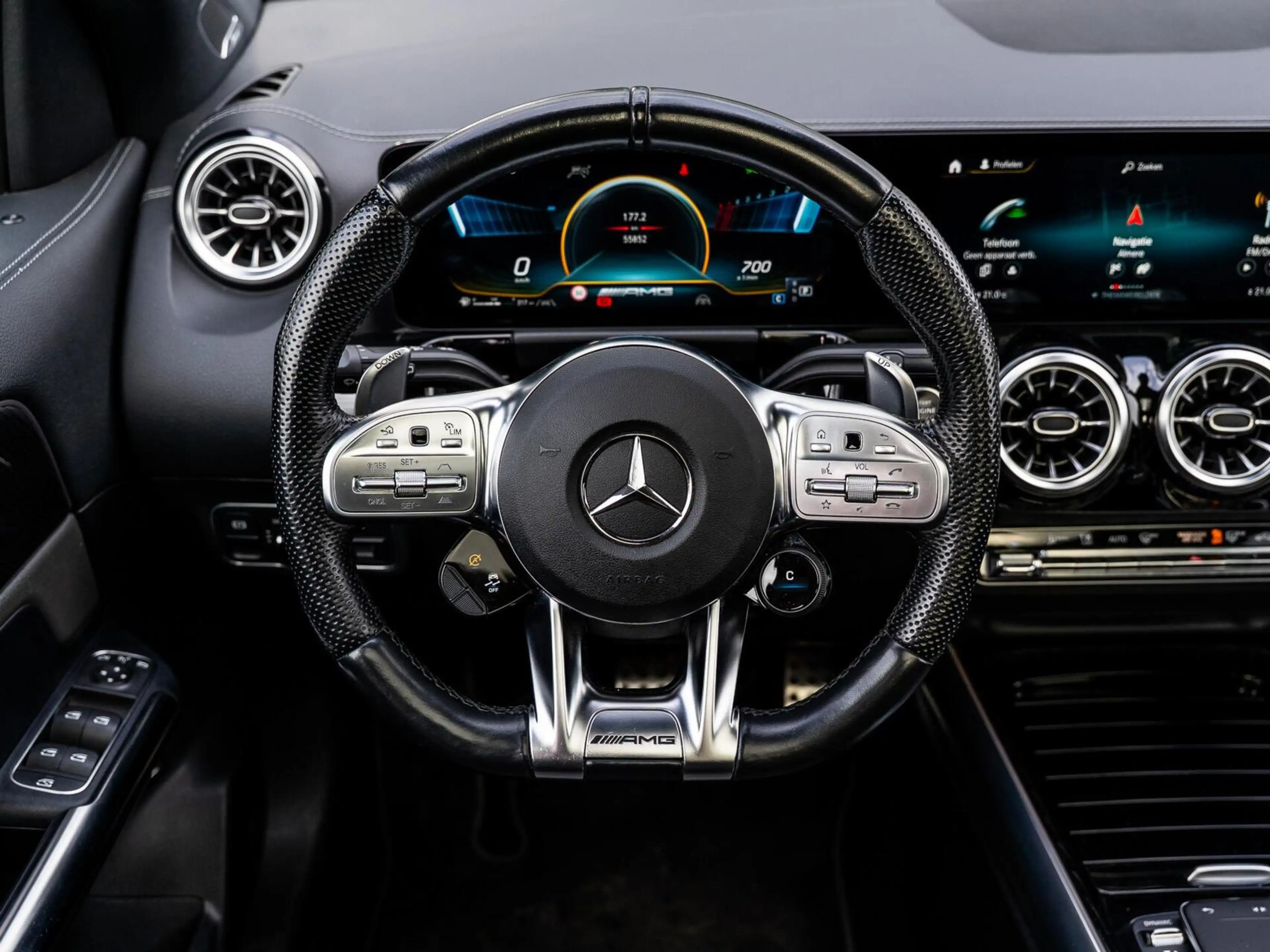 Mercedes-Benz GLA 35 AMG 4MATIC|PANO|SFEER|MEMORY|ACC|21'' — photo 11
