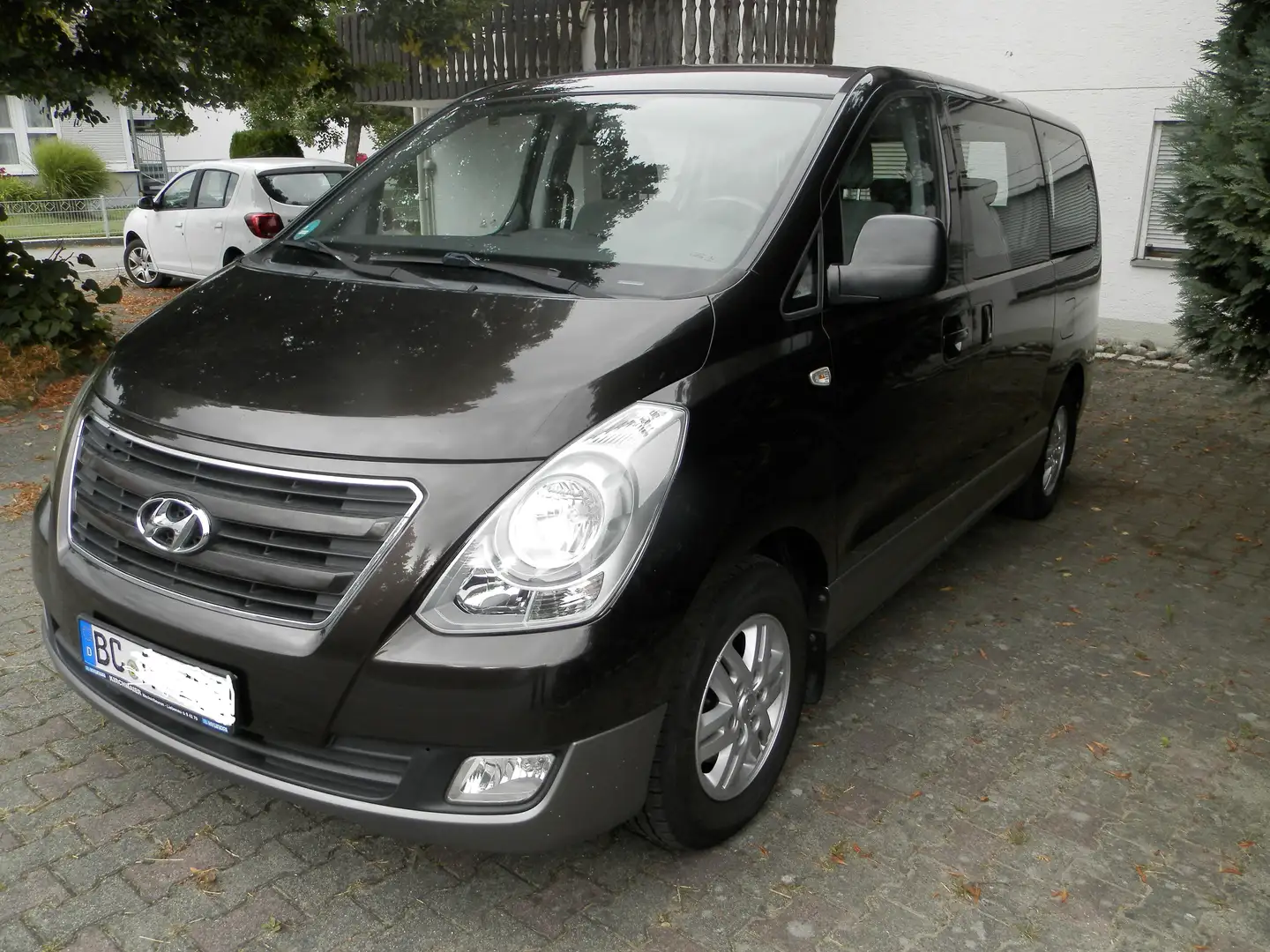 Hyundai H-1 H-1 2.5 CRDi Travel Trend Brown - 1