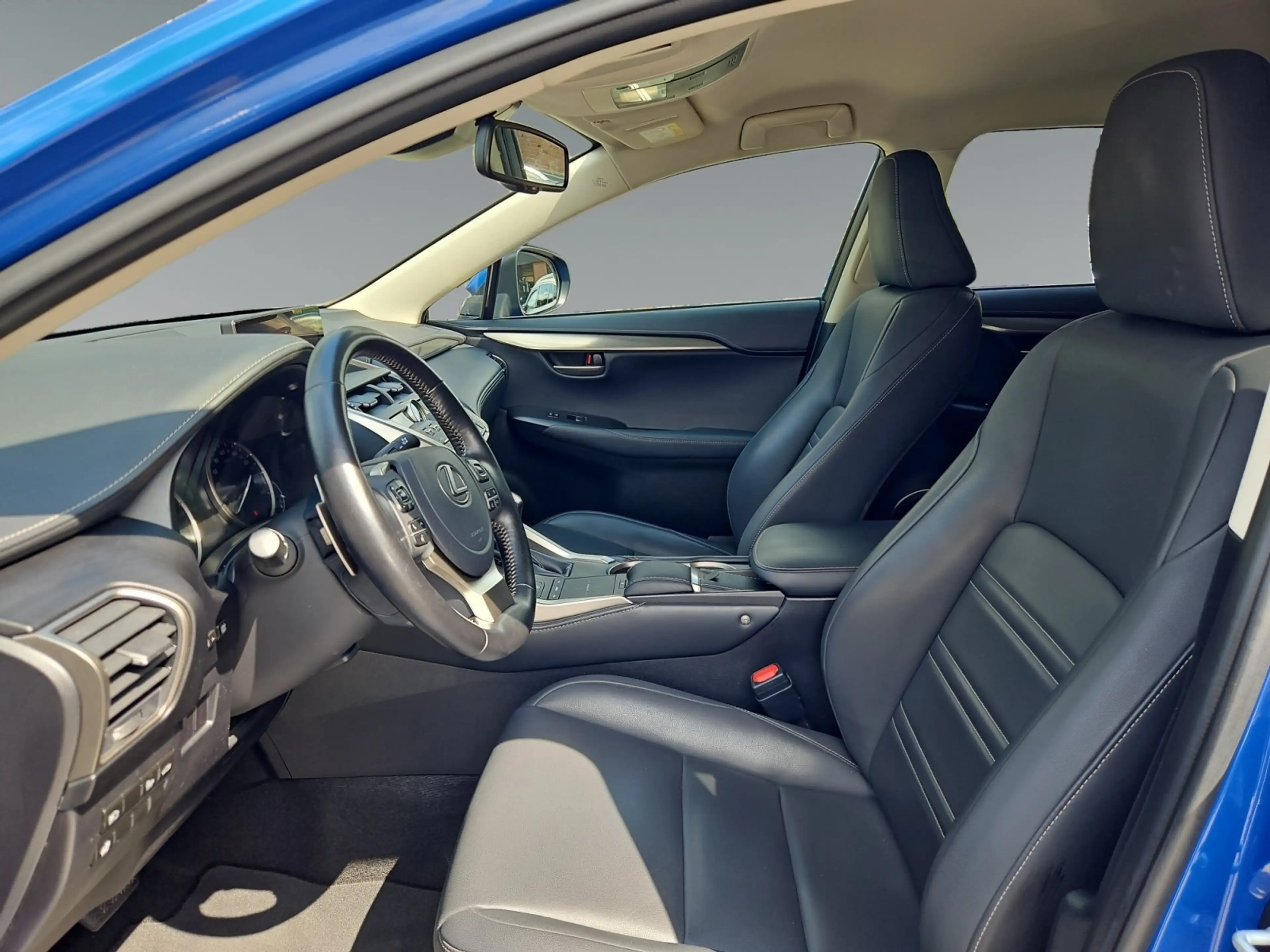 Lexus NX 300h Style Edition HYBRID/SHZ/KAMERA — photo 9