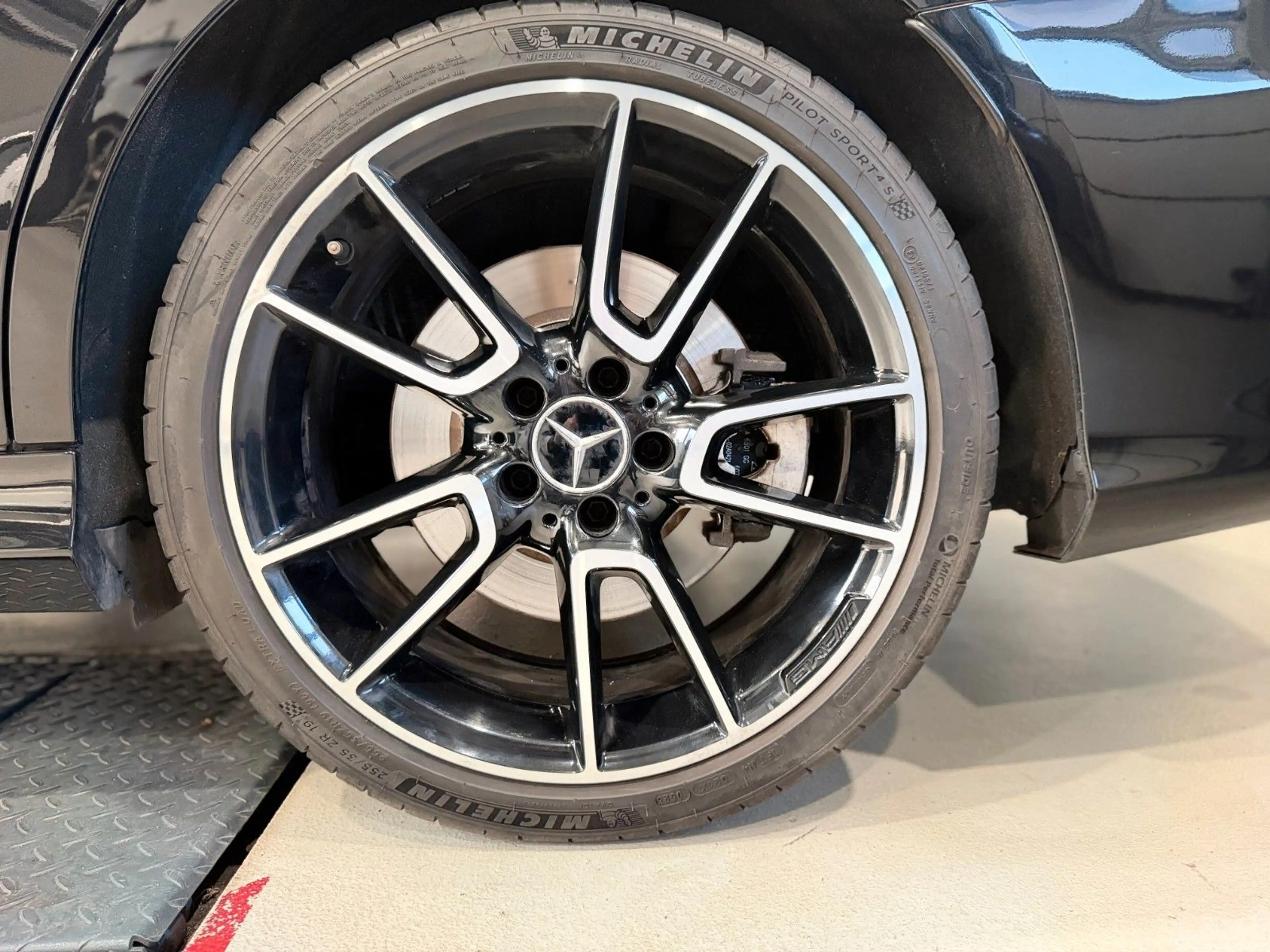 Mercedes-Benz C 43 AMG — photo 12