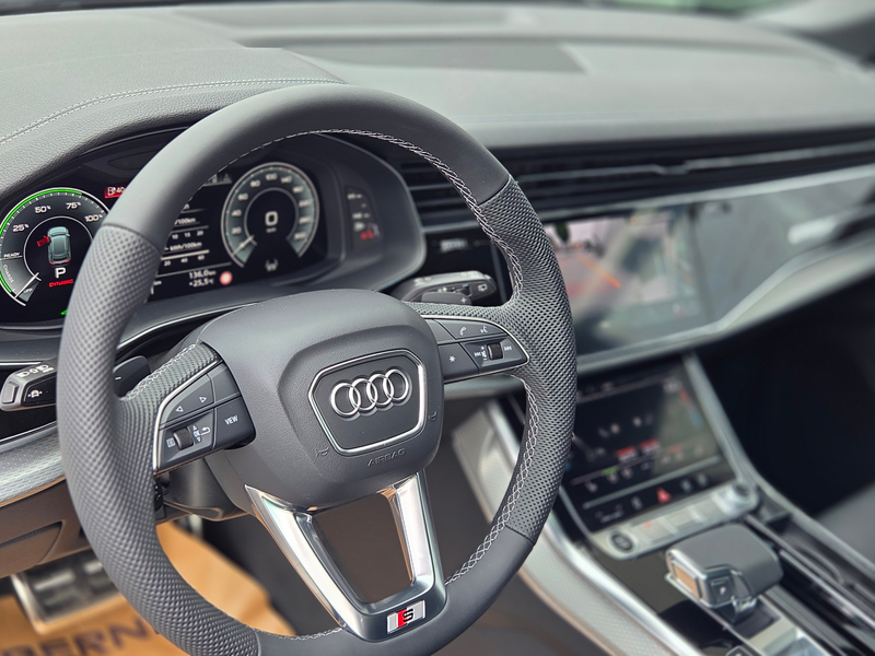 Audi Q8 TFSI e quattro 290 kW Megavoll Massage Lüftung — photo 12