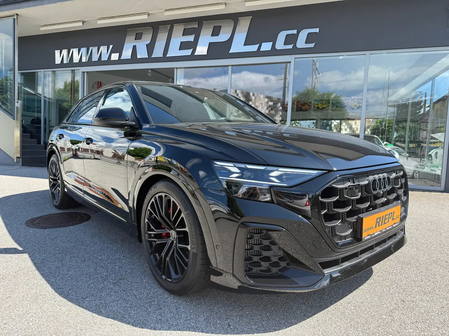 Audi Q8 TFSI e quattro 290 kW Megavoll Massage Lüftung Schwarz - 1