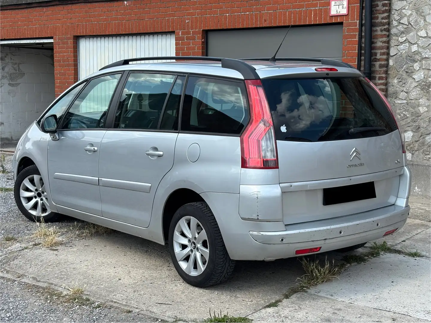 Citroen Grand C4 Picasso 1.6 HDi Business GPS FAP (Fleet) Grijs - 2