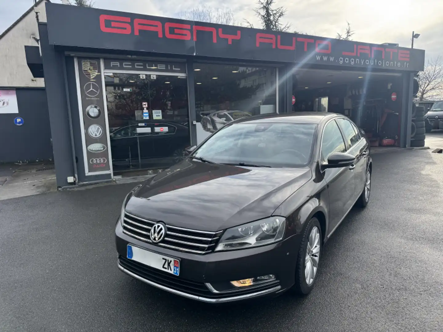 Volkswagen Passat 1.4 TSI 122CH EMBASSY DSG7 Noir - 1