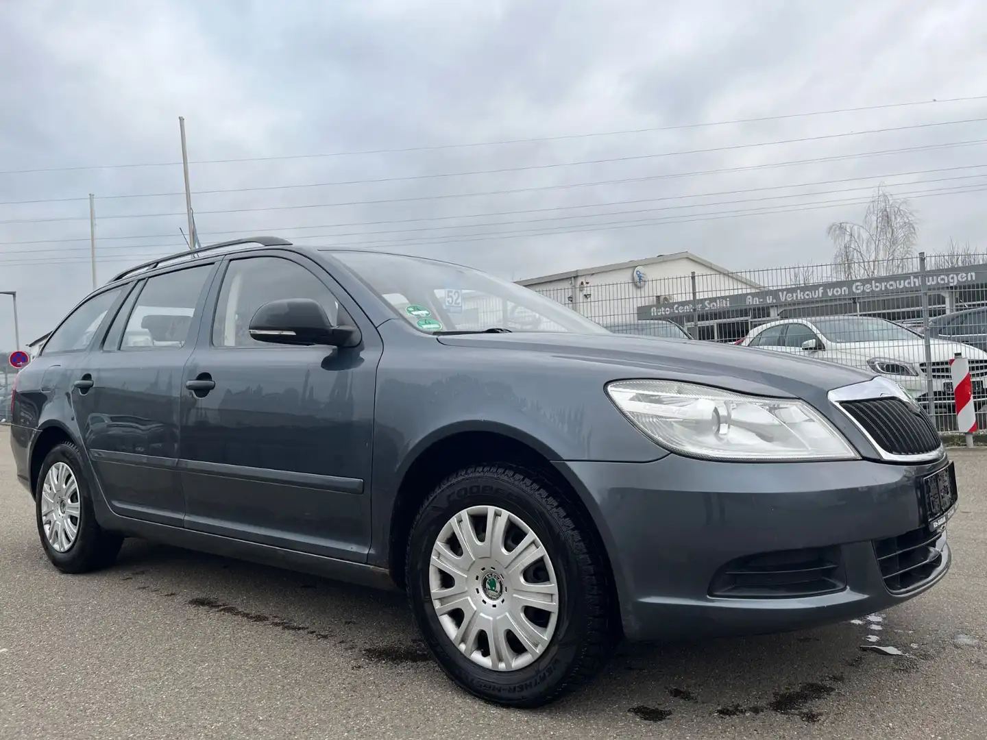 Skoda Octavia Combi Classic/2.Hand Gris - 1