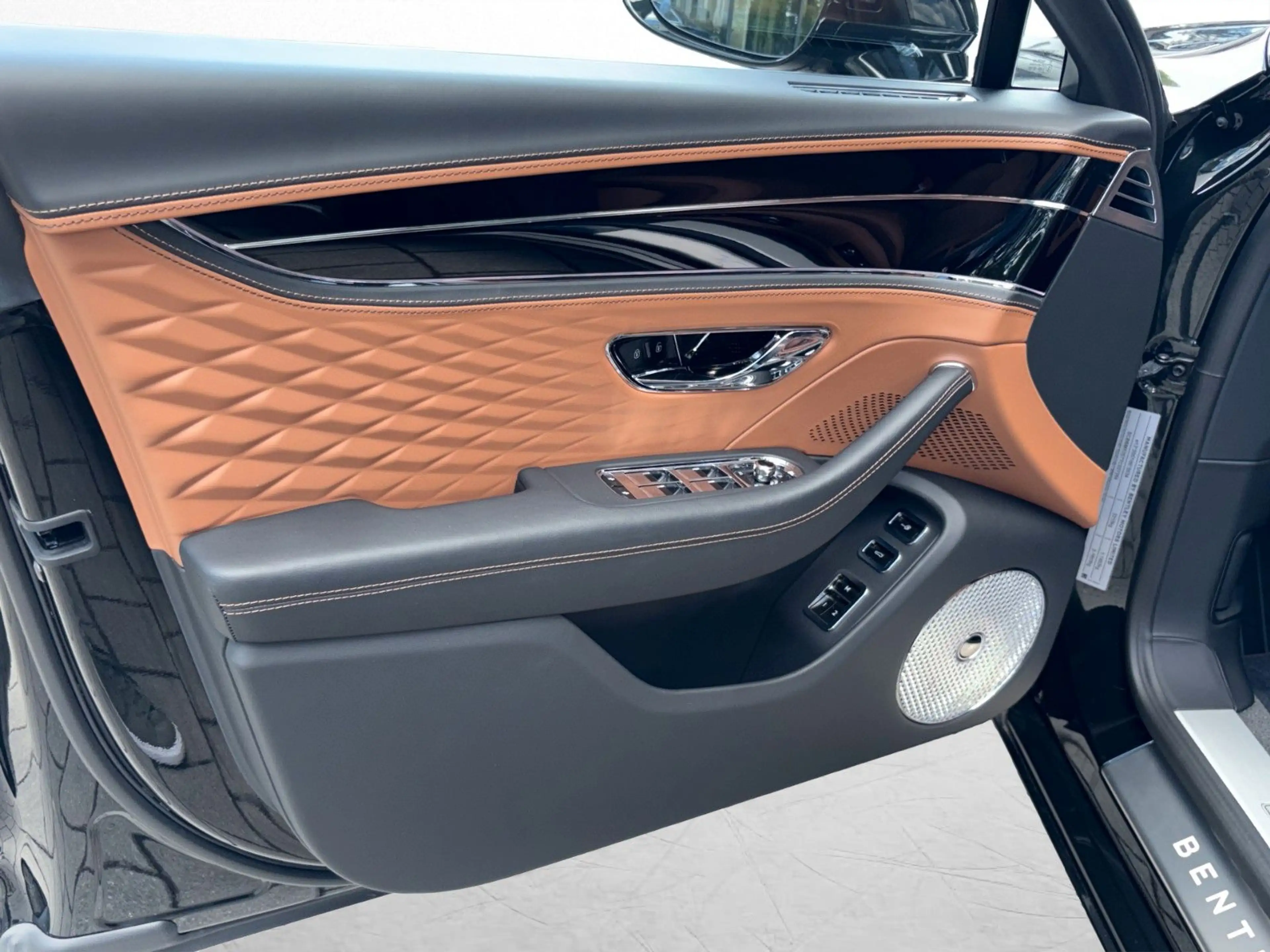 Bentley Flying Spur Azure — photo 13