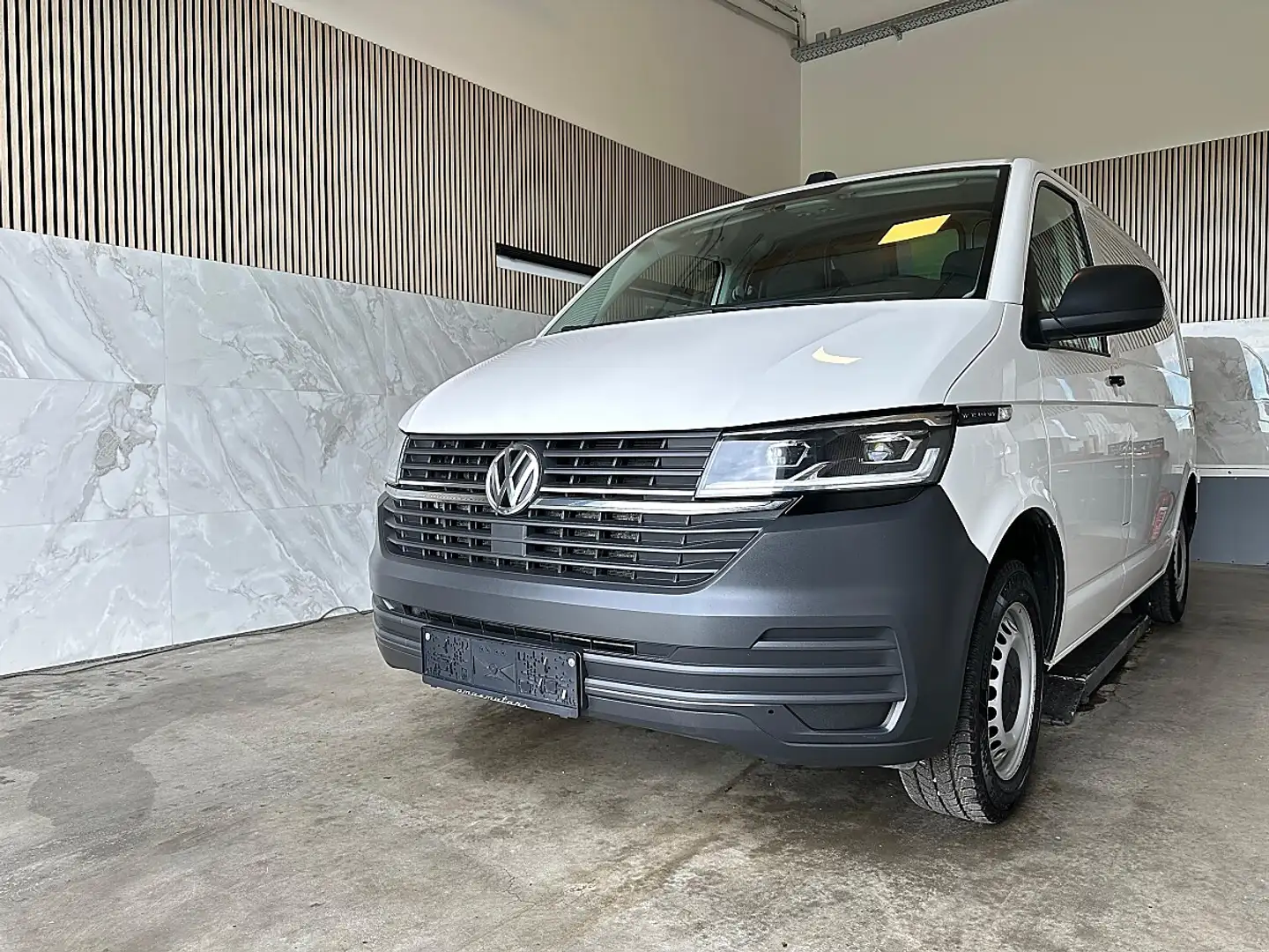 Volkswagen T6.1 Transporter KR Flügeltüren 2,0 TDI PS150, LED Scheinwerfer... Weiß - 1