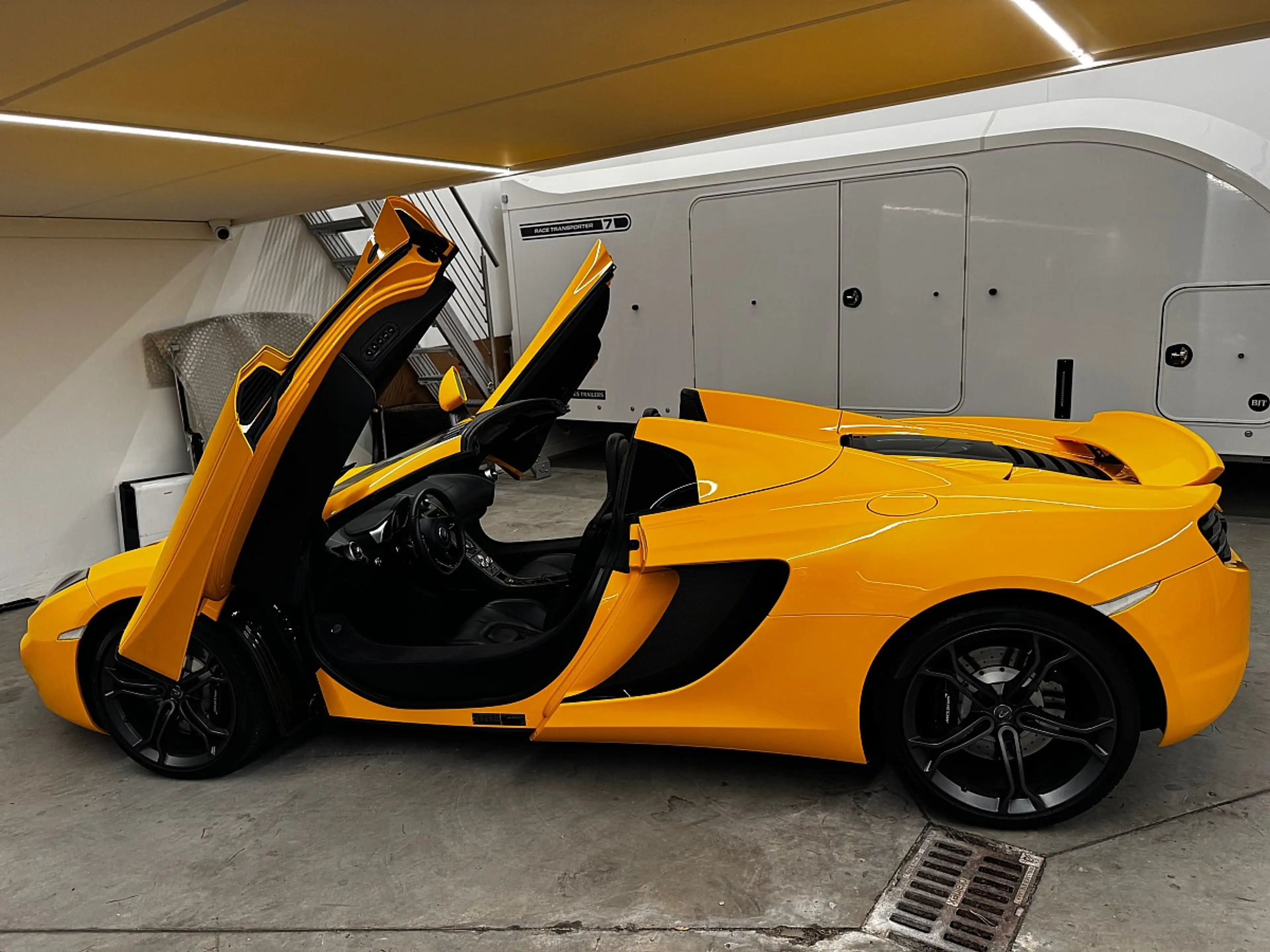 McLaren MP4-12C Spider MSO Exportpreis 139.990 1 Besitz Sammler... — photo 12