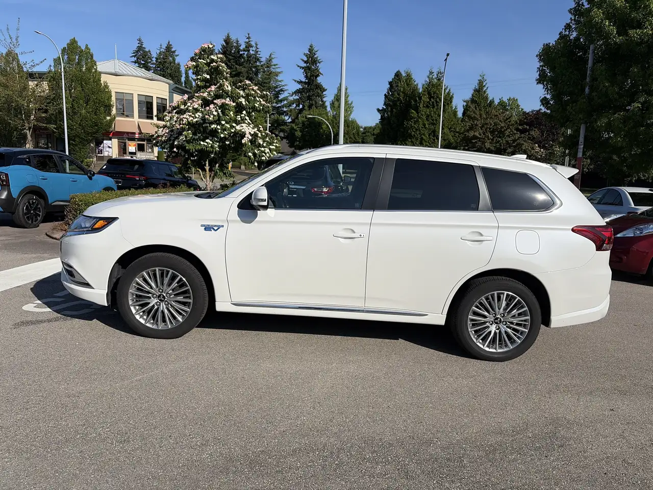 Mitsubishi Outlander снимка Mitsubishi Outlander