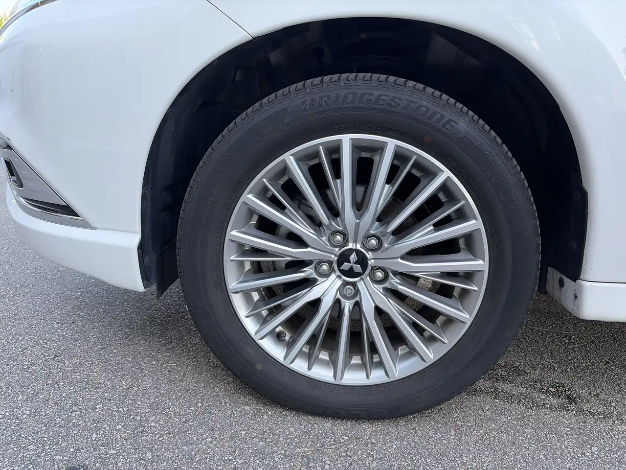 Mitsubishi Outlander снимка Mitsubishi Outlander
