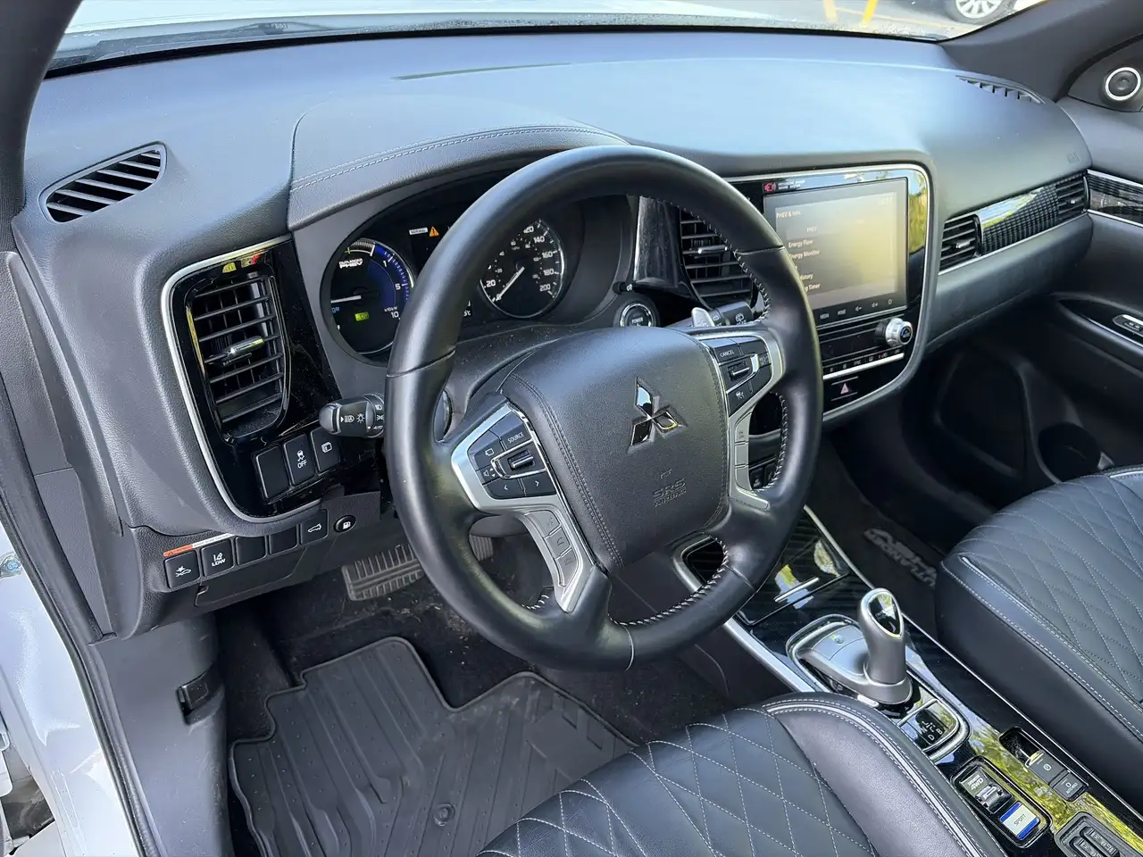 Mitsubishi Outlander снимка Mitsubishi Outlander