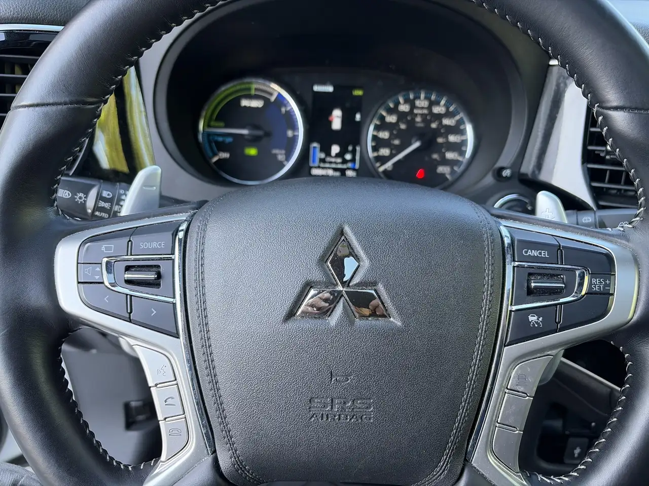 Mitsubishi Outlander снимка Mitsubishi Outlander