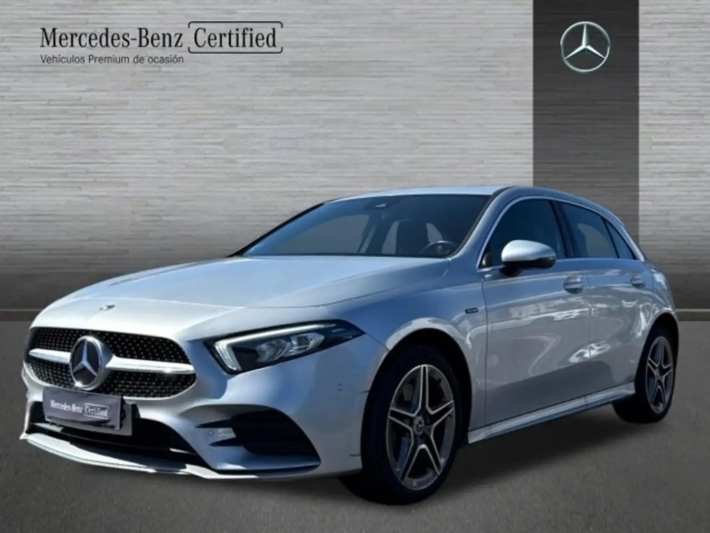 Mercedes-Benz A 250 e AMG Line (EURO 6d) - 1