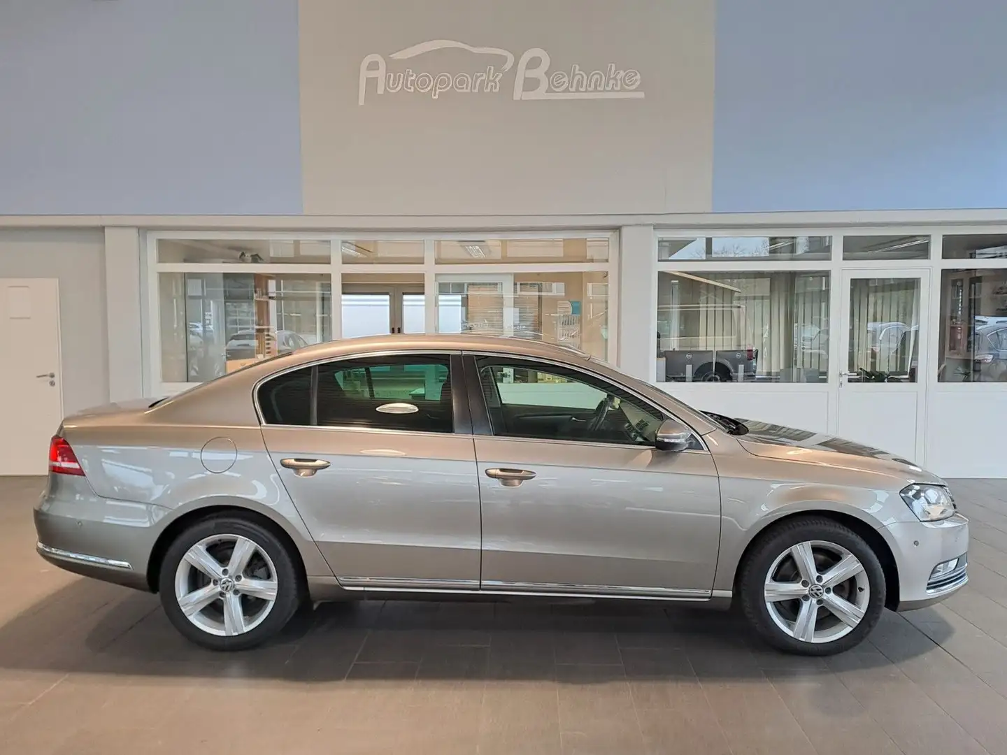 Volkswagen Passat 1.4 TSI DSG*Park-Assist*Tempomat*Sitzh. Brun - 2