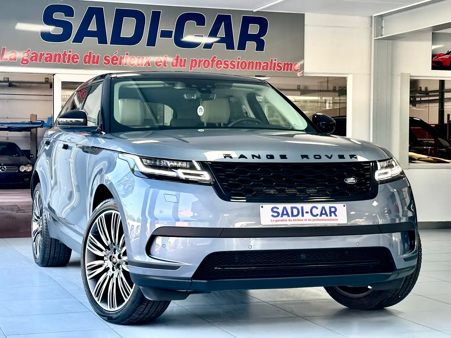 Land Rover Range Rover Velar Velar 2.0 Turbo P250 Velar Edition Bleu - 1