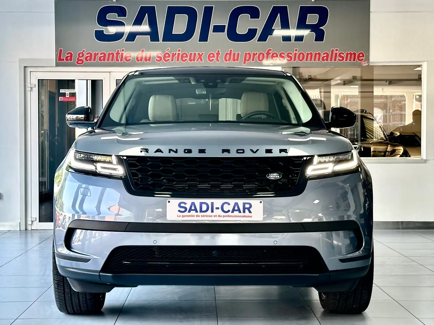 Land Rover Range Rover Velar Velar 2.0 Turbo P250 Velar Edition Bleu - 2