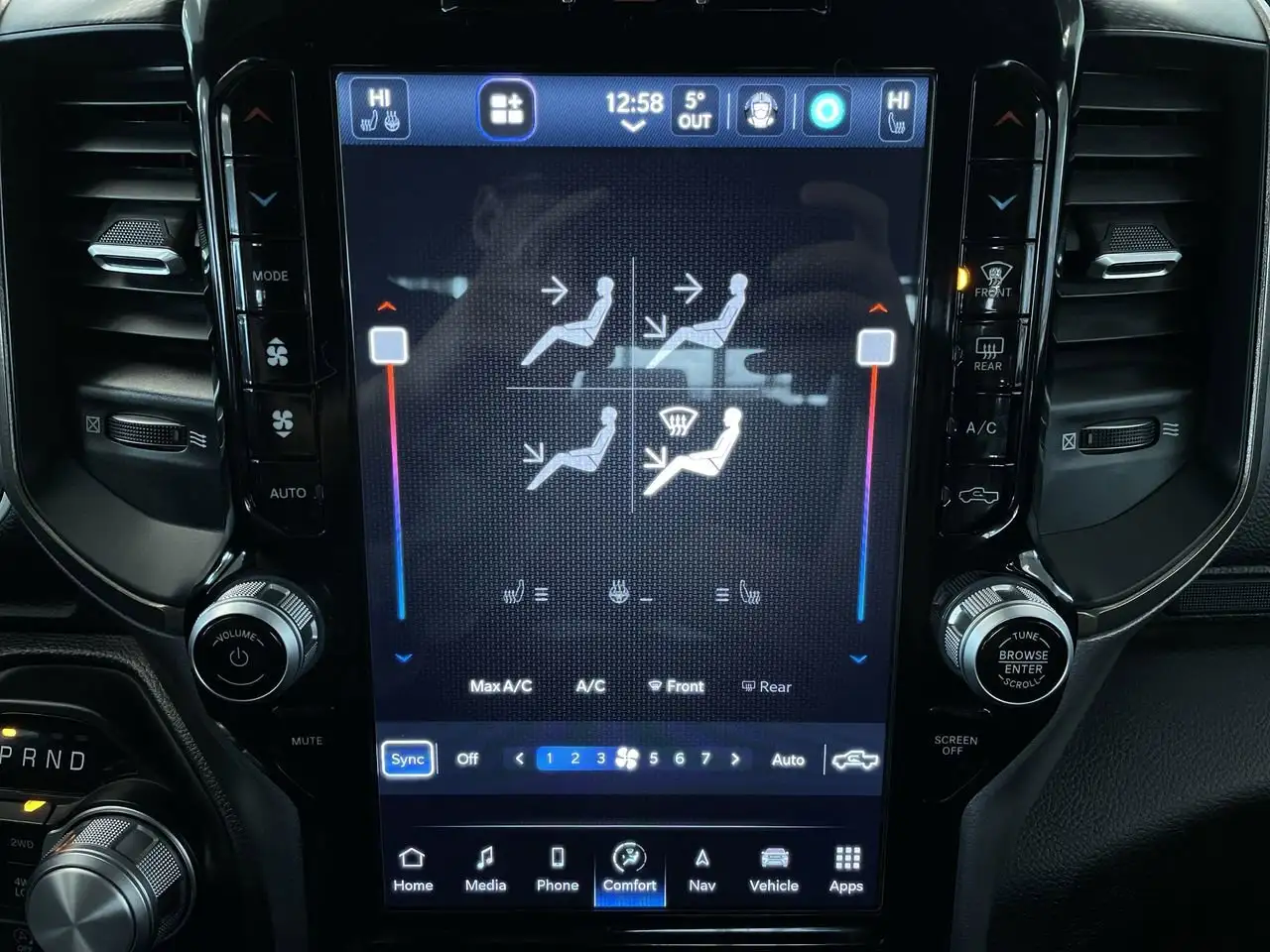 RAM 1500 снимка RAM 1500