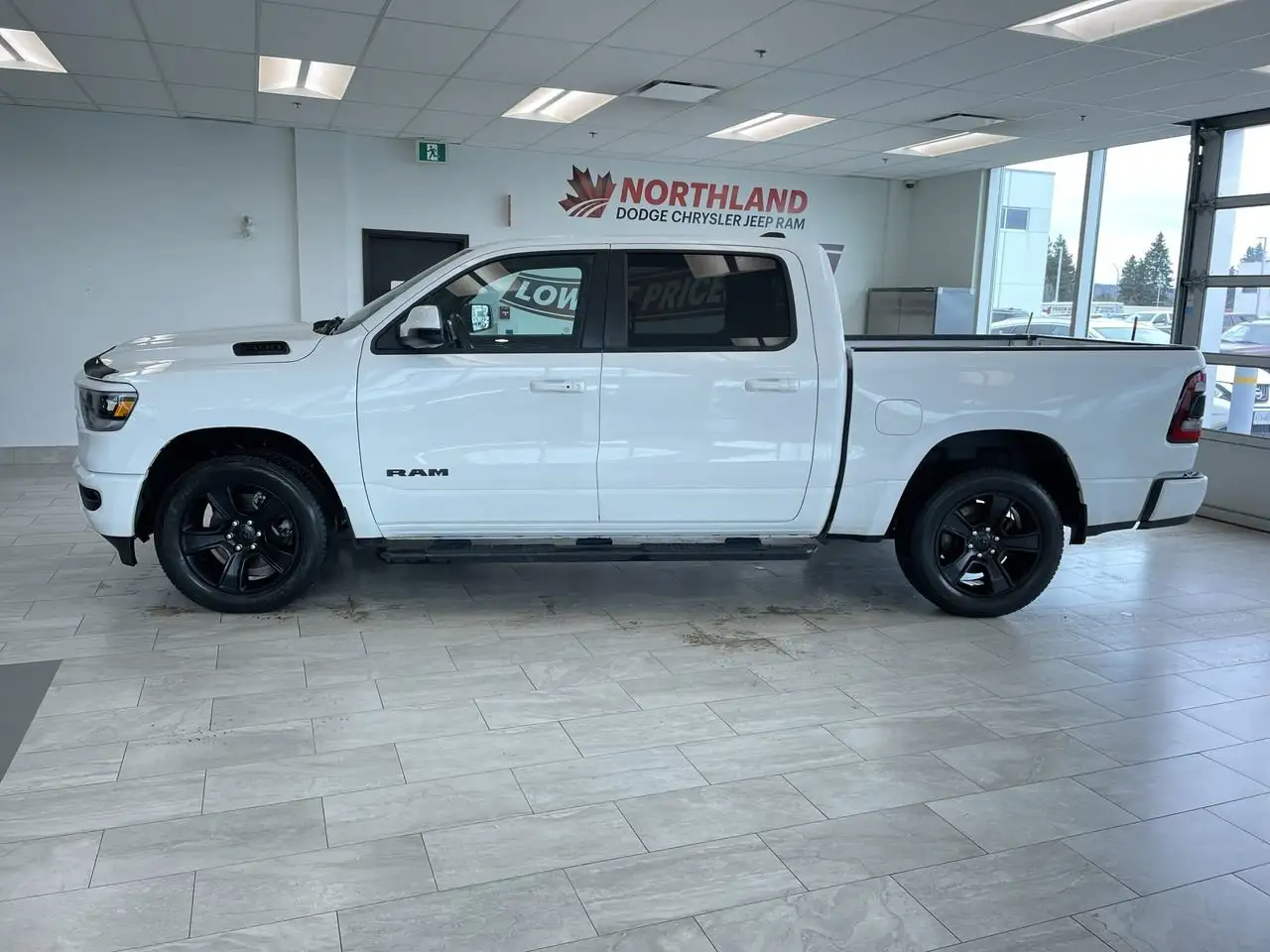 RAM 1500 снимка RAM 1500