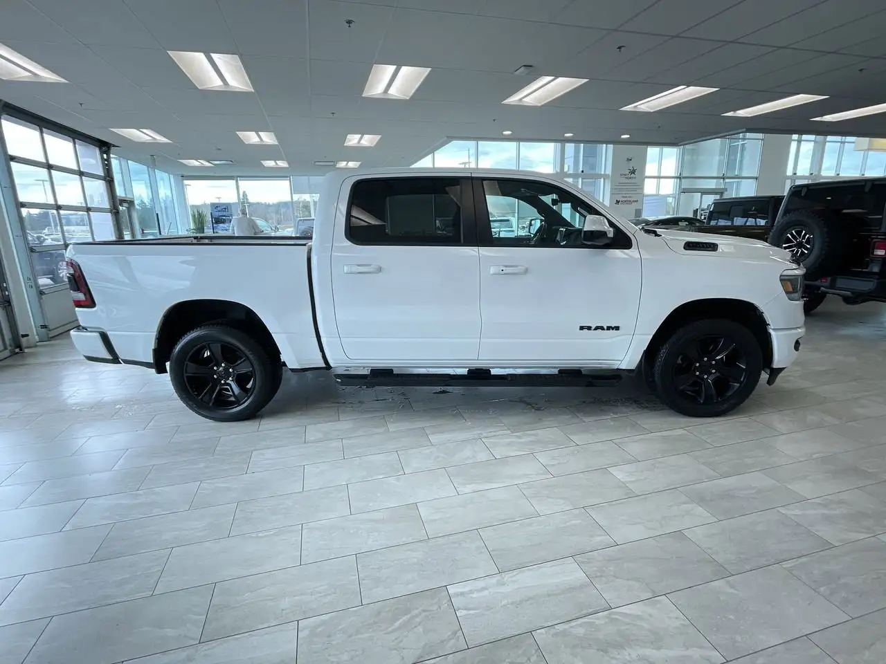RAM 1500 снимка RAM 1500