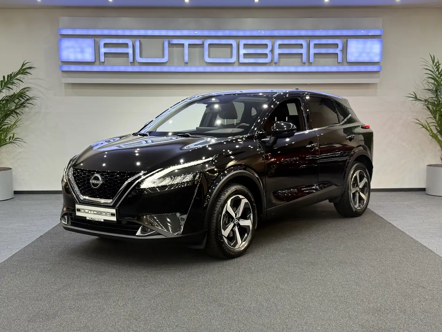 Nissan Qashqai N-CONNECTA 1.3 DIG-T NAVI*AMBI*360K*ACC Noir - 1
