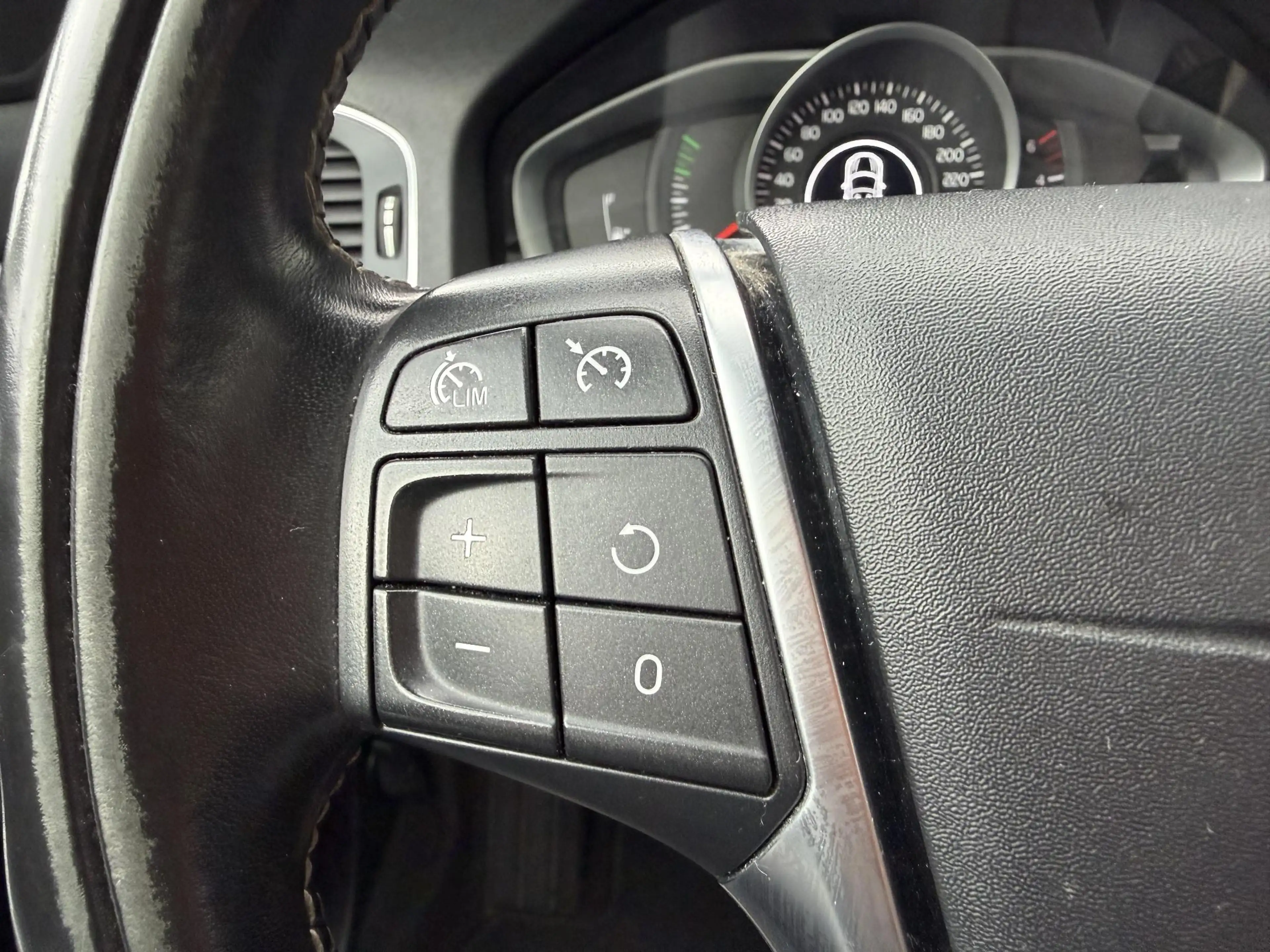 Volvo V60 2.0 D2 Polar+ Dynamic AUTOMAAT | LEDER | NAVIAGTIE — photo 11