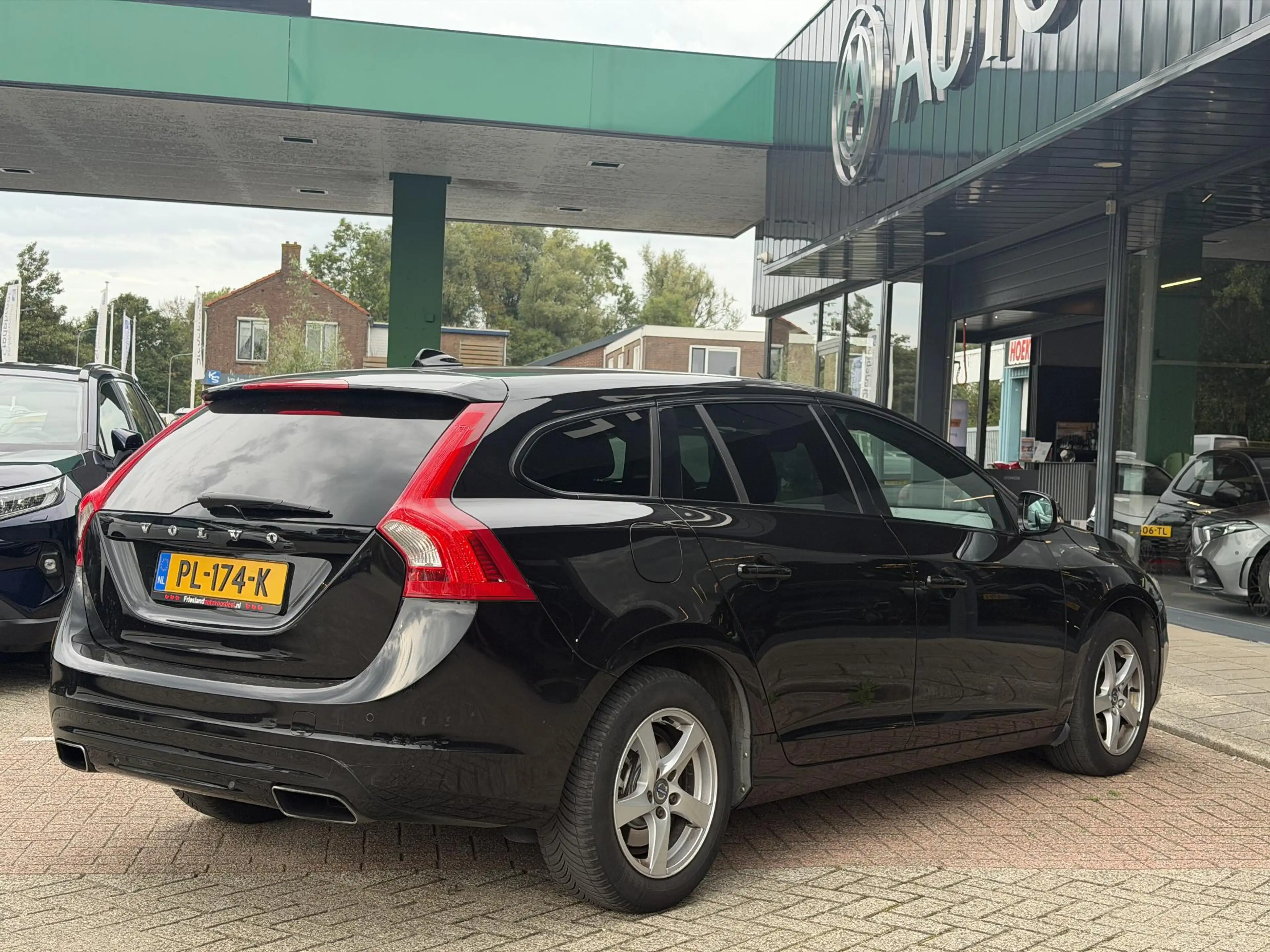Volvo V60 2.0 D2 Polar+ Dynamic AUTOMAAT | LEDER | NAVIAGTIE — photo 5