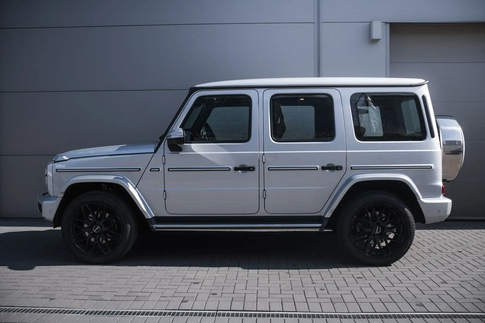 Mercedes-Benz G 350 d - AppleCarPlay-Standheiz.-FW-Dämpfersyst Argent - 1