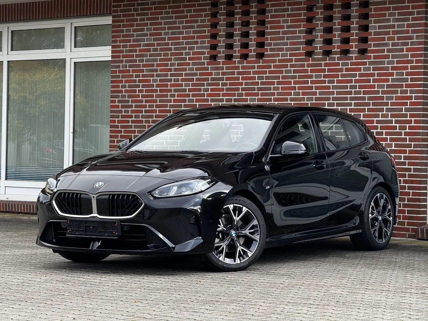 BMW 120 *M SPORTPAKET*HEAD-UP*MEMORY*360° KAMERA* Schwarz - 1