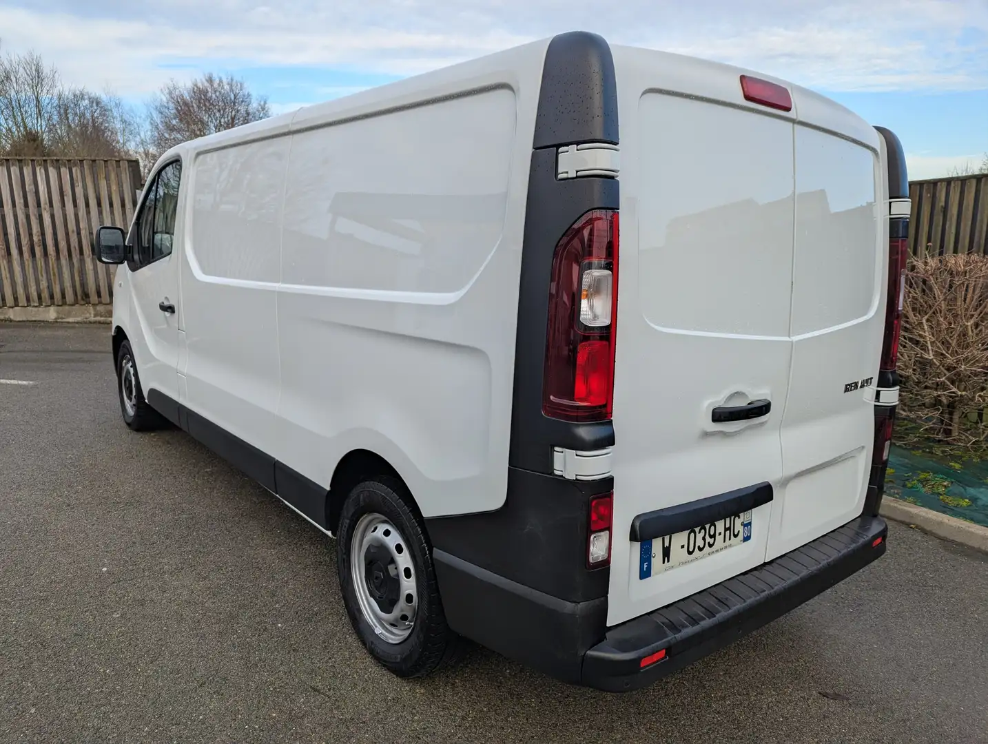 Renault Trafic 2.0 Dci 120 cv    L2h1 Blanc - 2