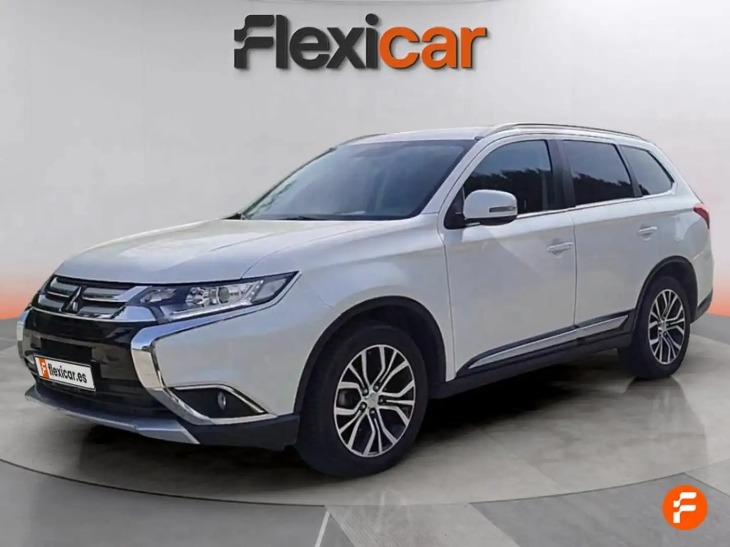 Mitsubishi Outlander 200 MPI Kaiteki CVT 2WD 7 Plazas Amarillo - 2