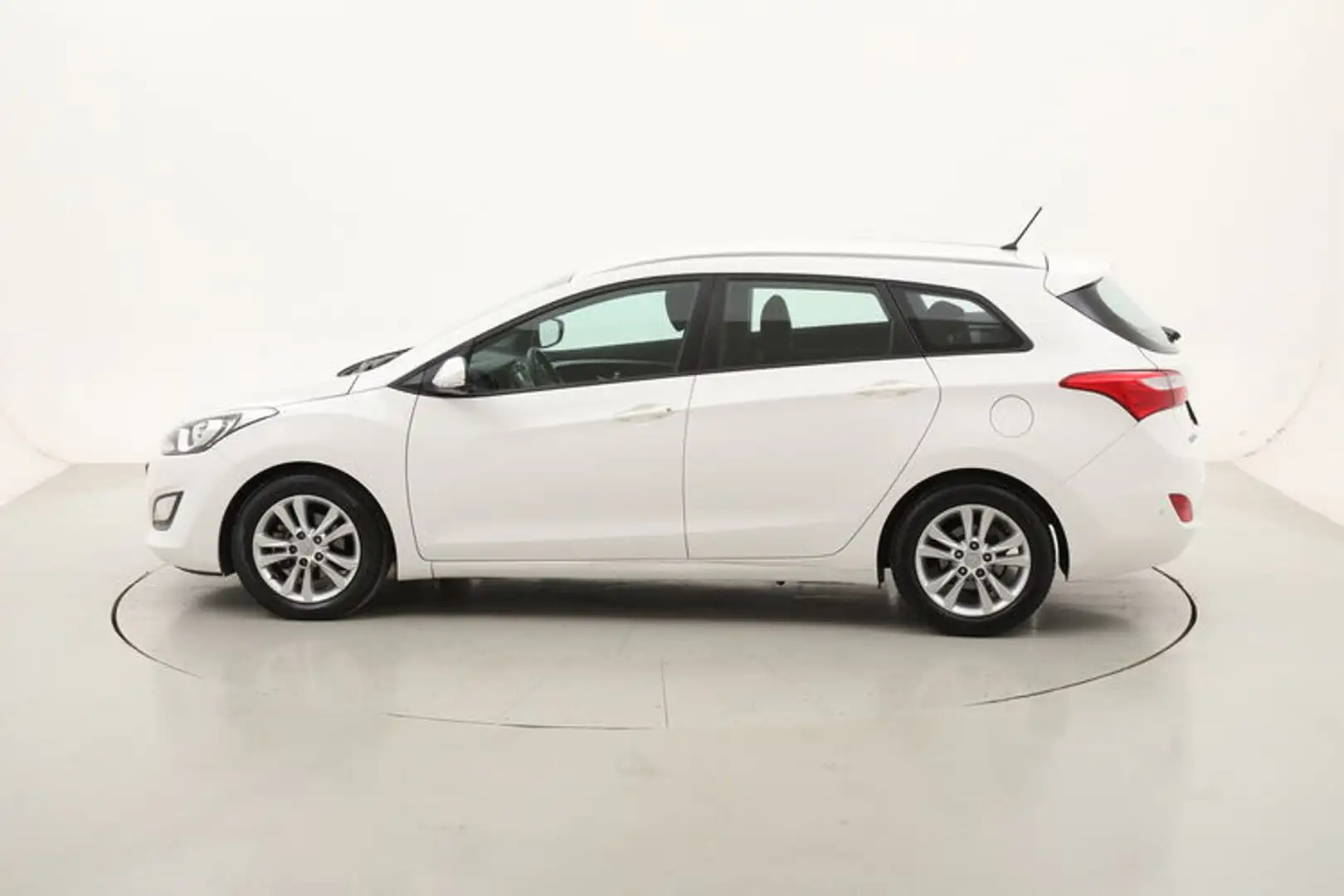 Hyundai i30 Wagon Comfort 1.6 Diesel 110CV Bianco - 2