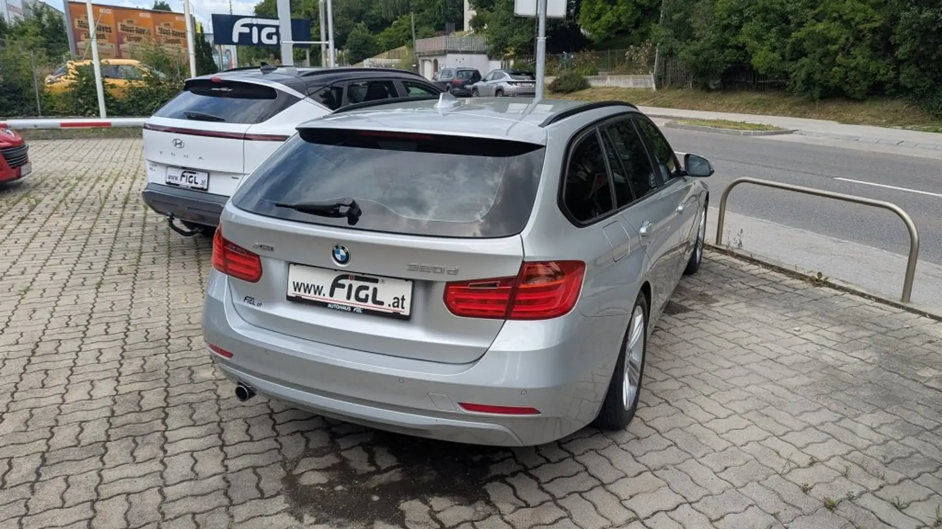 BMW 320 d xDrive Touring Österreich-Paket Aut. Argent - 2