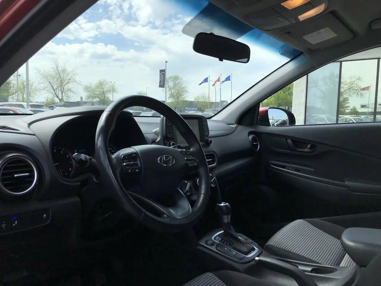 Hyundai KONA снимка Hyundai KONA