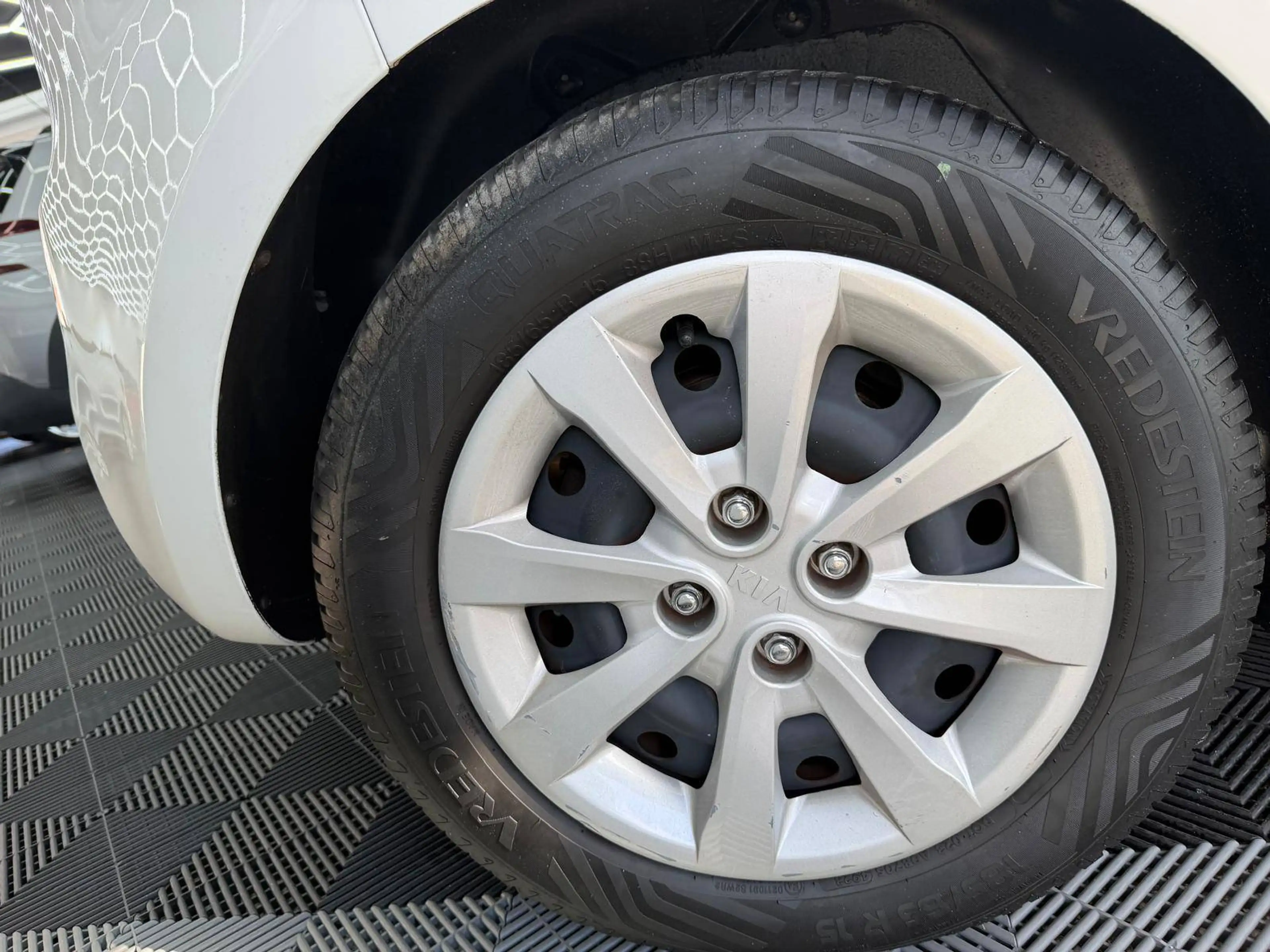 Kia Rio Attract*1.Hand*wenig KM*sehr gepflegt*Klima*Tüv Neu — photo 8