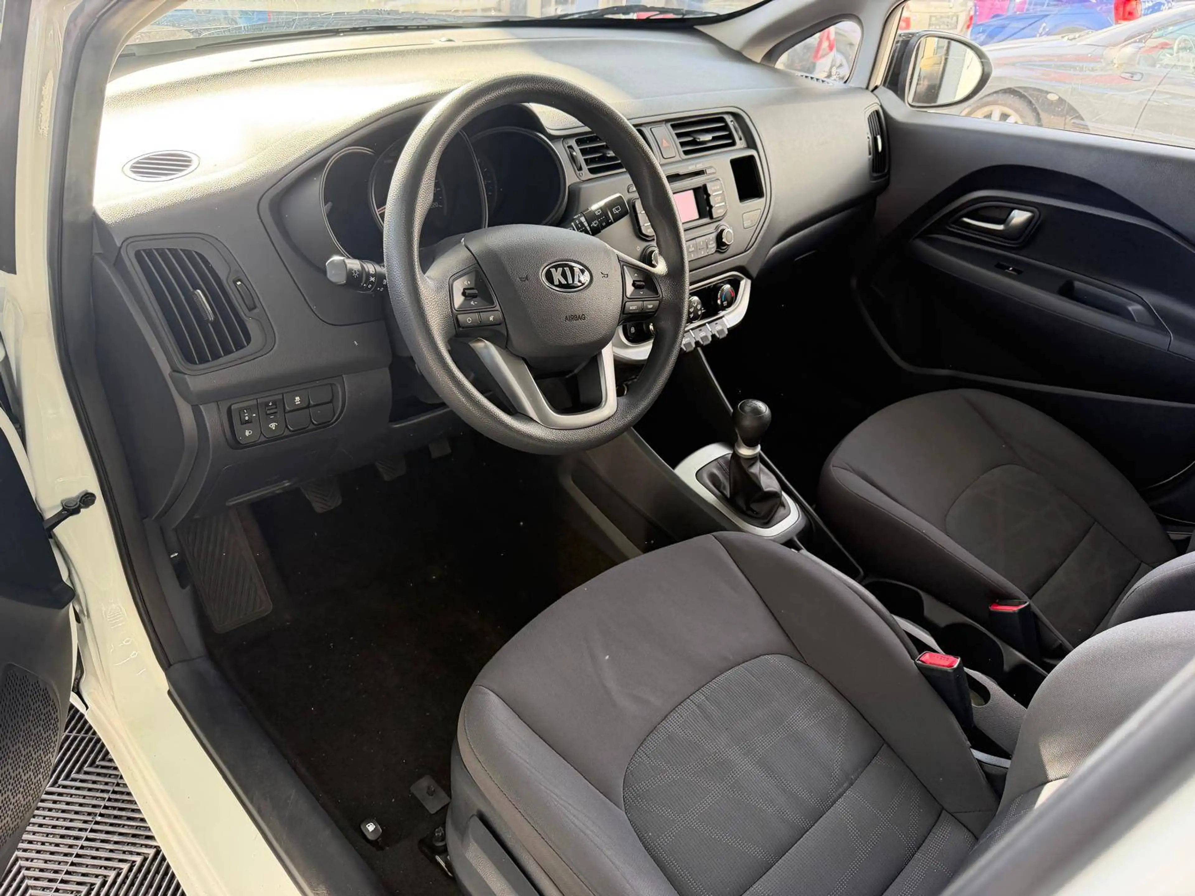 Kia Rio Attract*1.Hand*wenig KM*sehr gepflegt*Klima*Tüv Neu — photo 15