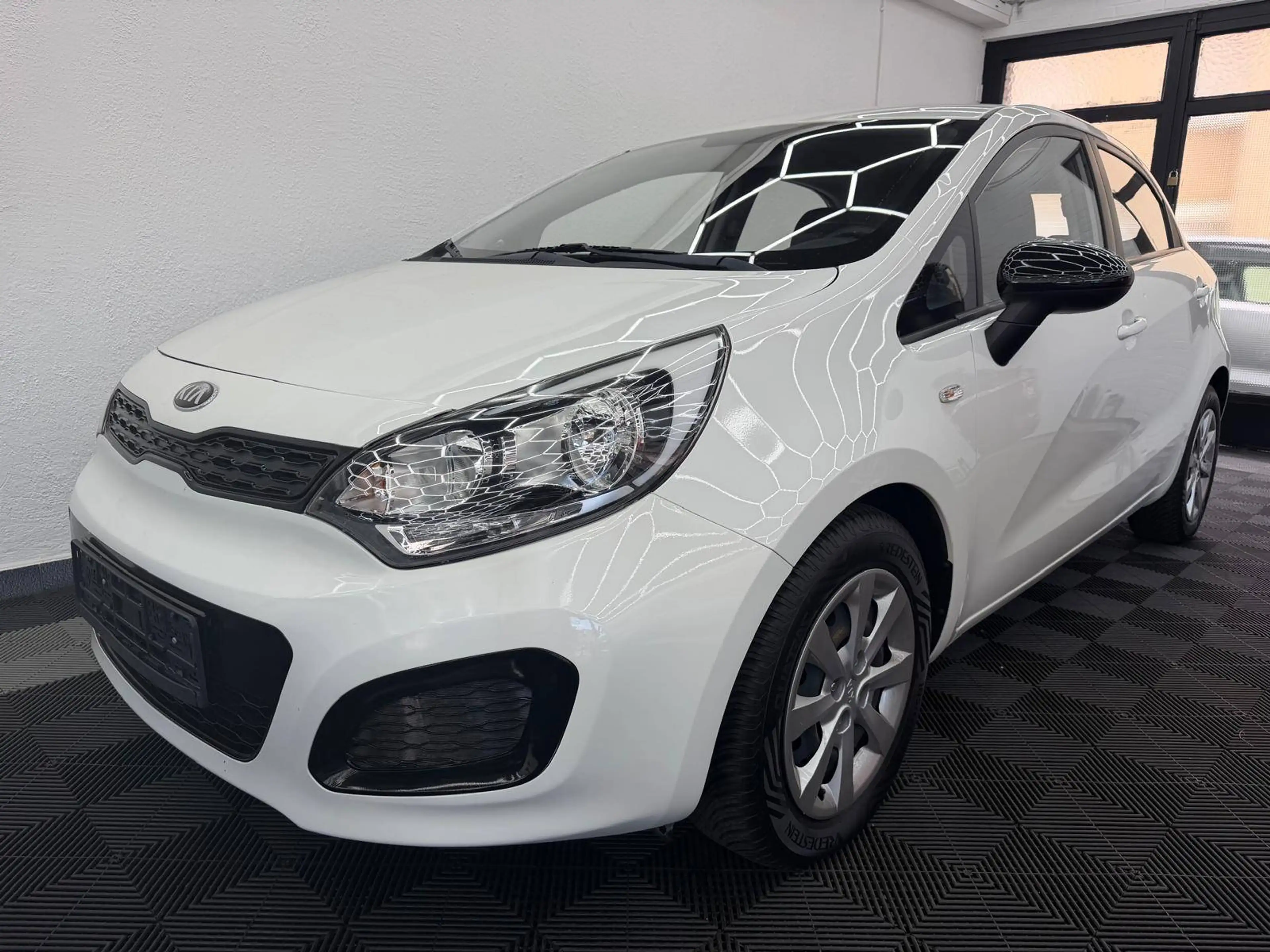 Kia Rio Attract*1.Hand*wenig KM*sehr gepflegt*Klima*Tüv Neu — photo 3