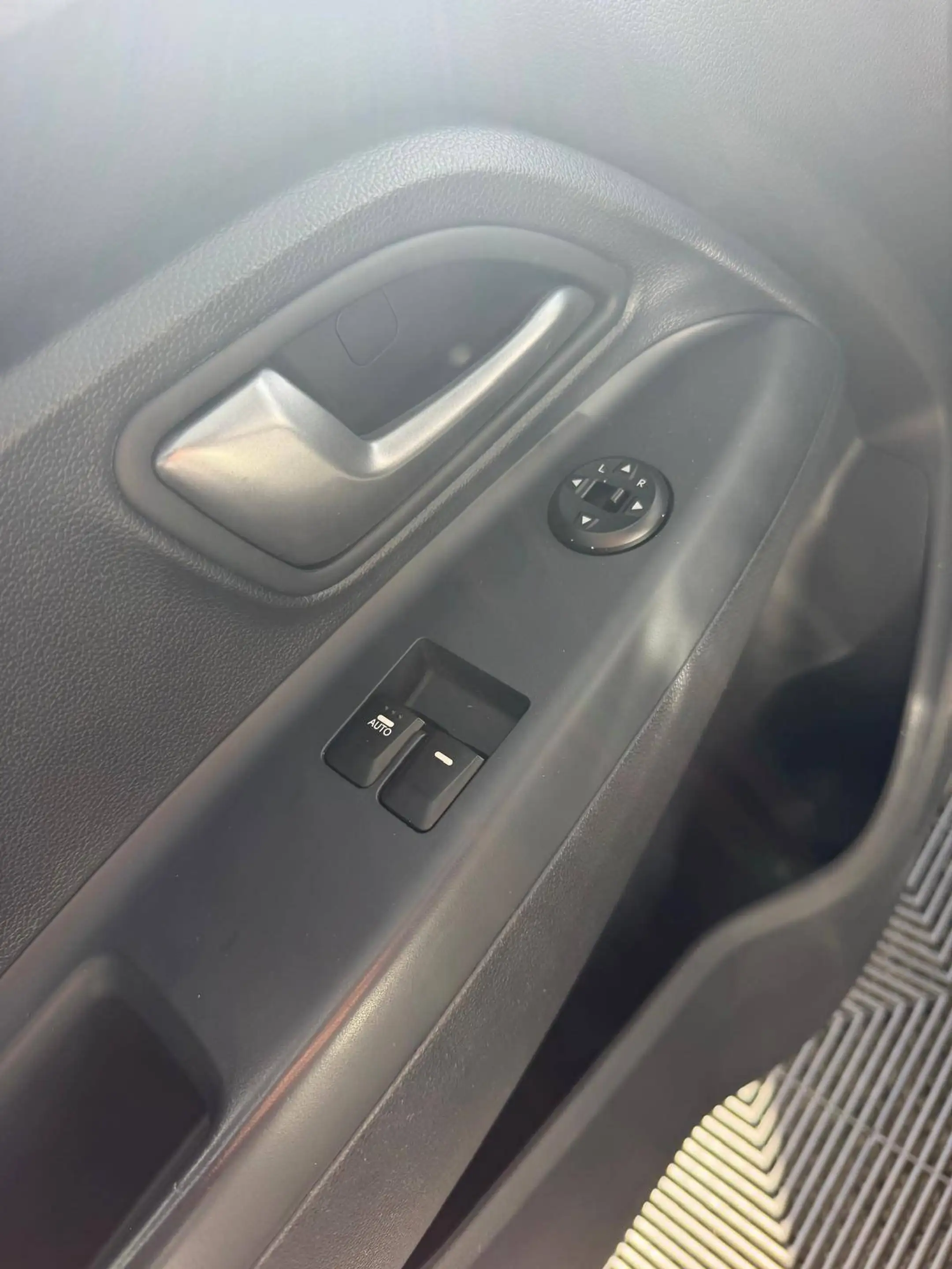 Kia Rio Attract*1.Hand*wenig KM*sehr gepflegt*Klima*Tüv Neu — photo 9