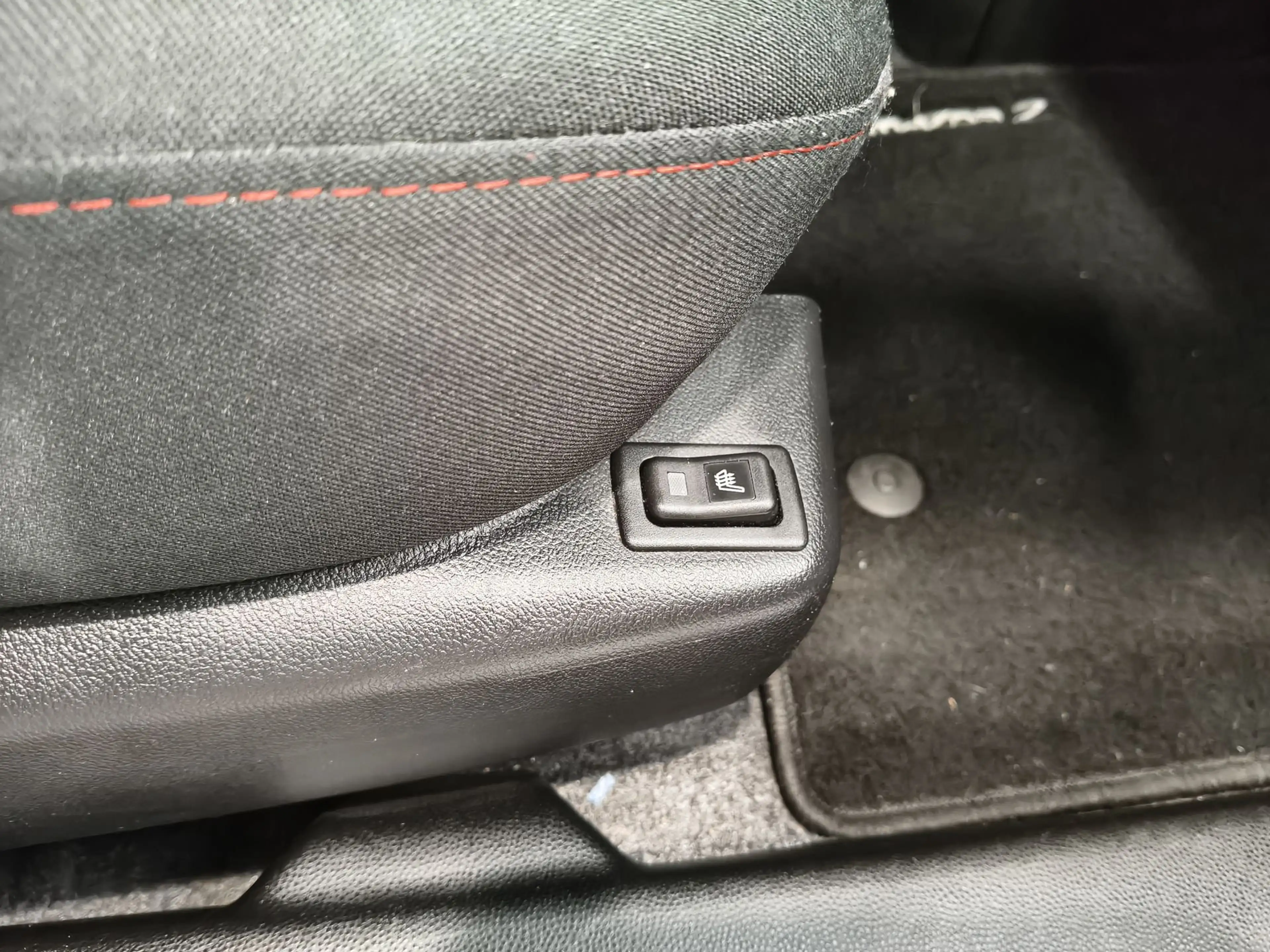 Mazda 2 1.3i Sportnavigator — photo 13