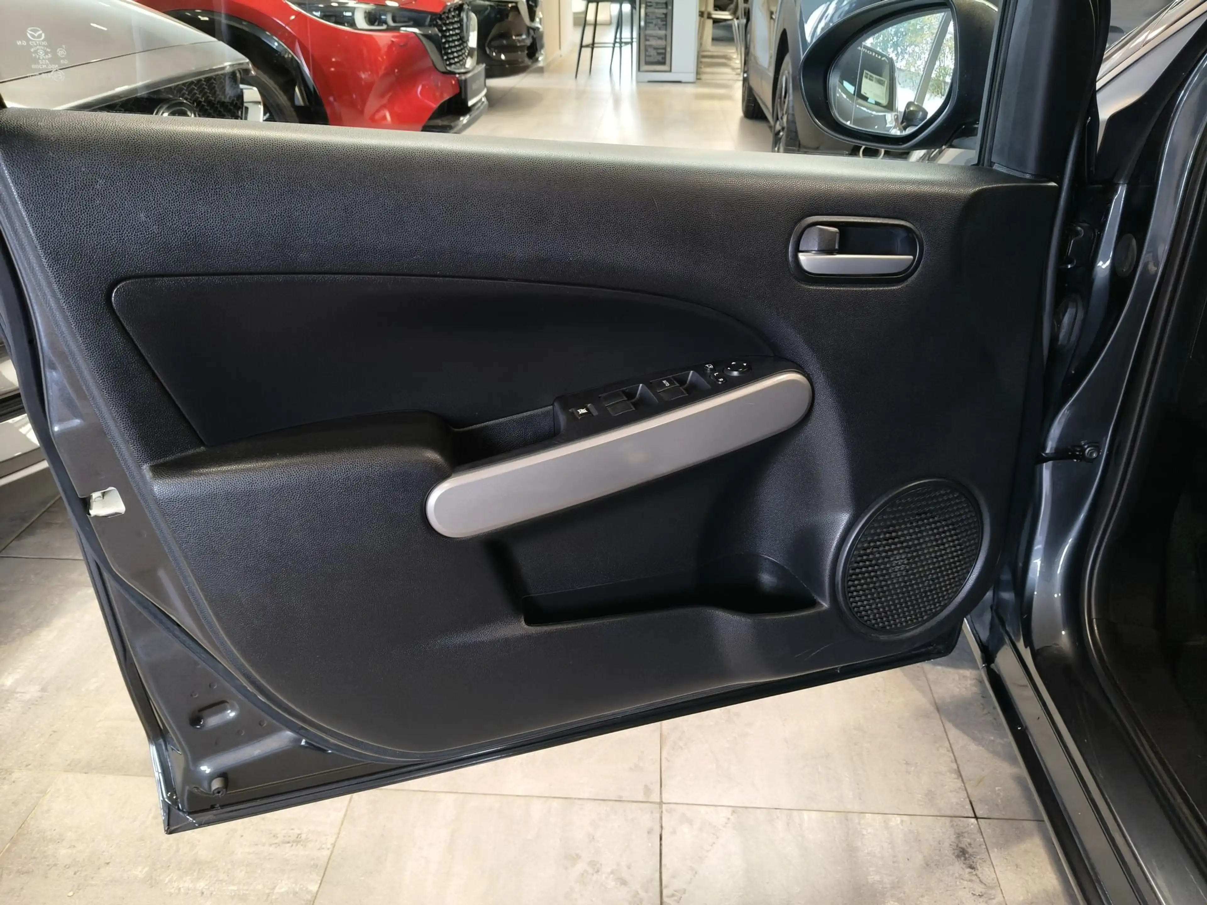 Mazda 2 1.3i Sportnavigator — photo 15