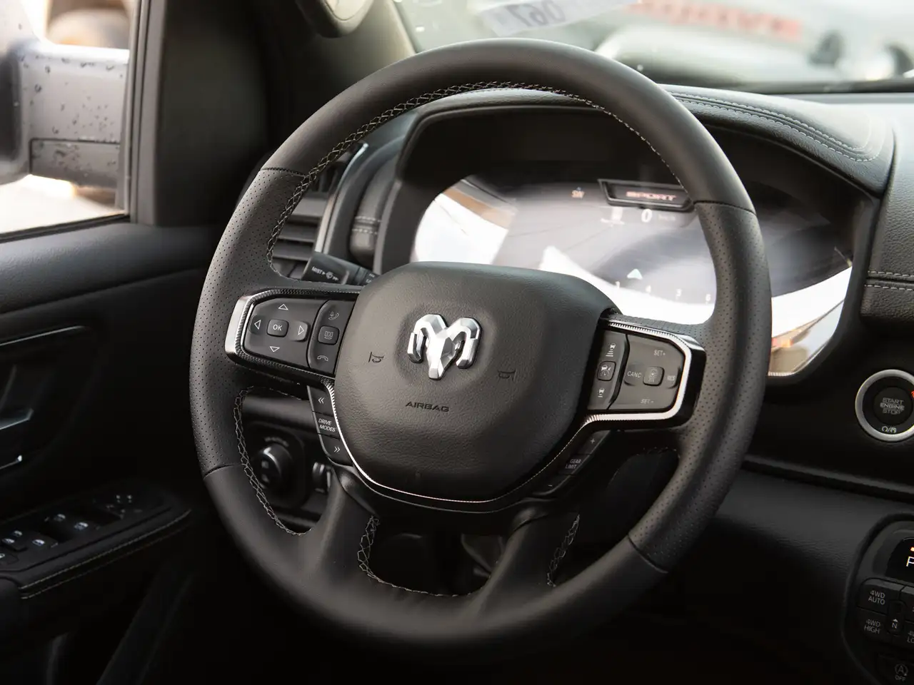 RAM 1500 снимка RAM 1500