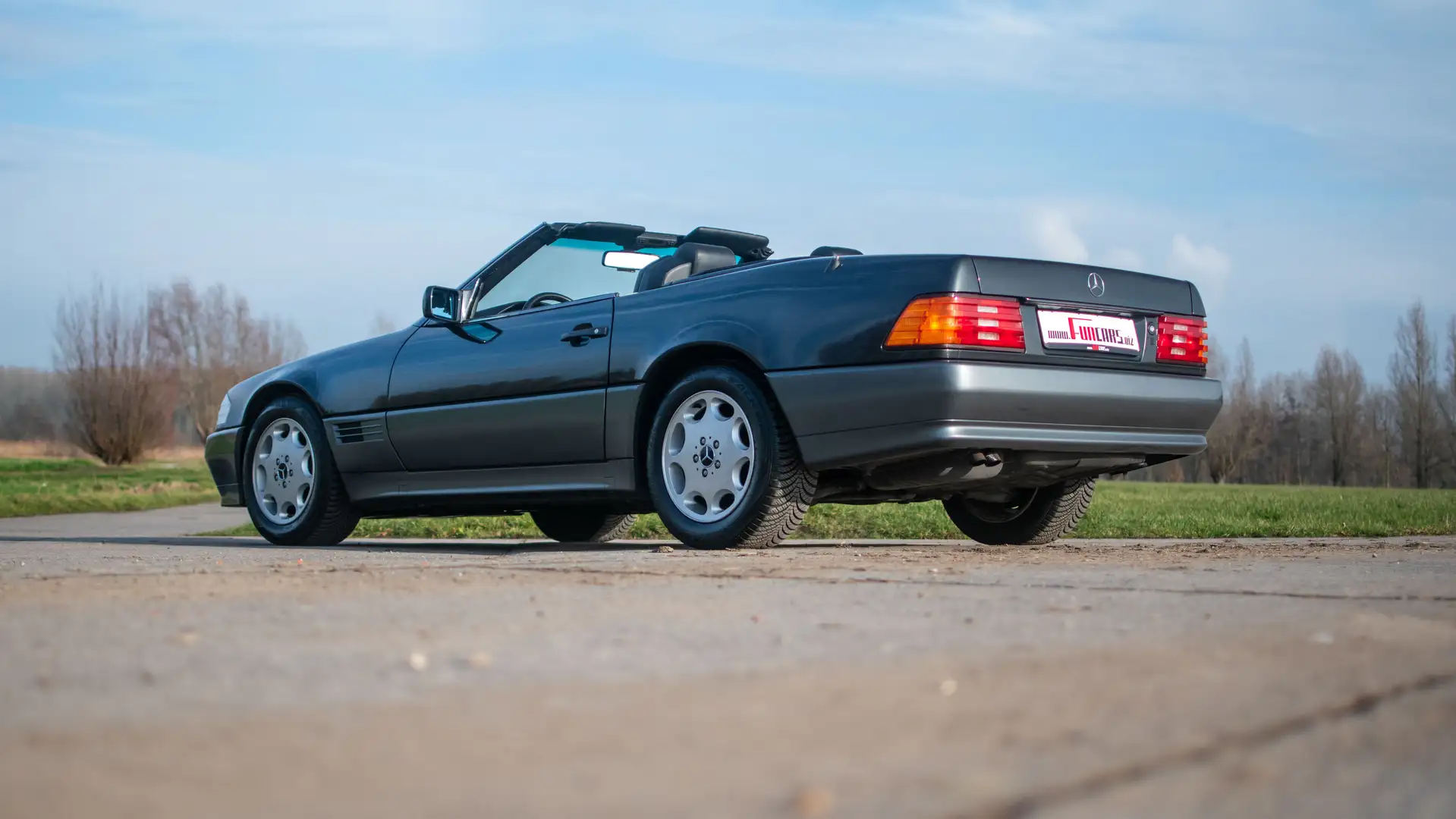 Mercedes-Benz SL 300 SL300 - 24 | 4 SEATER Schwarz - 2