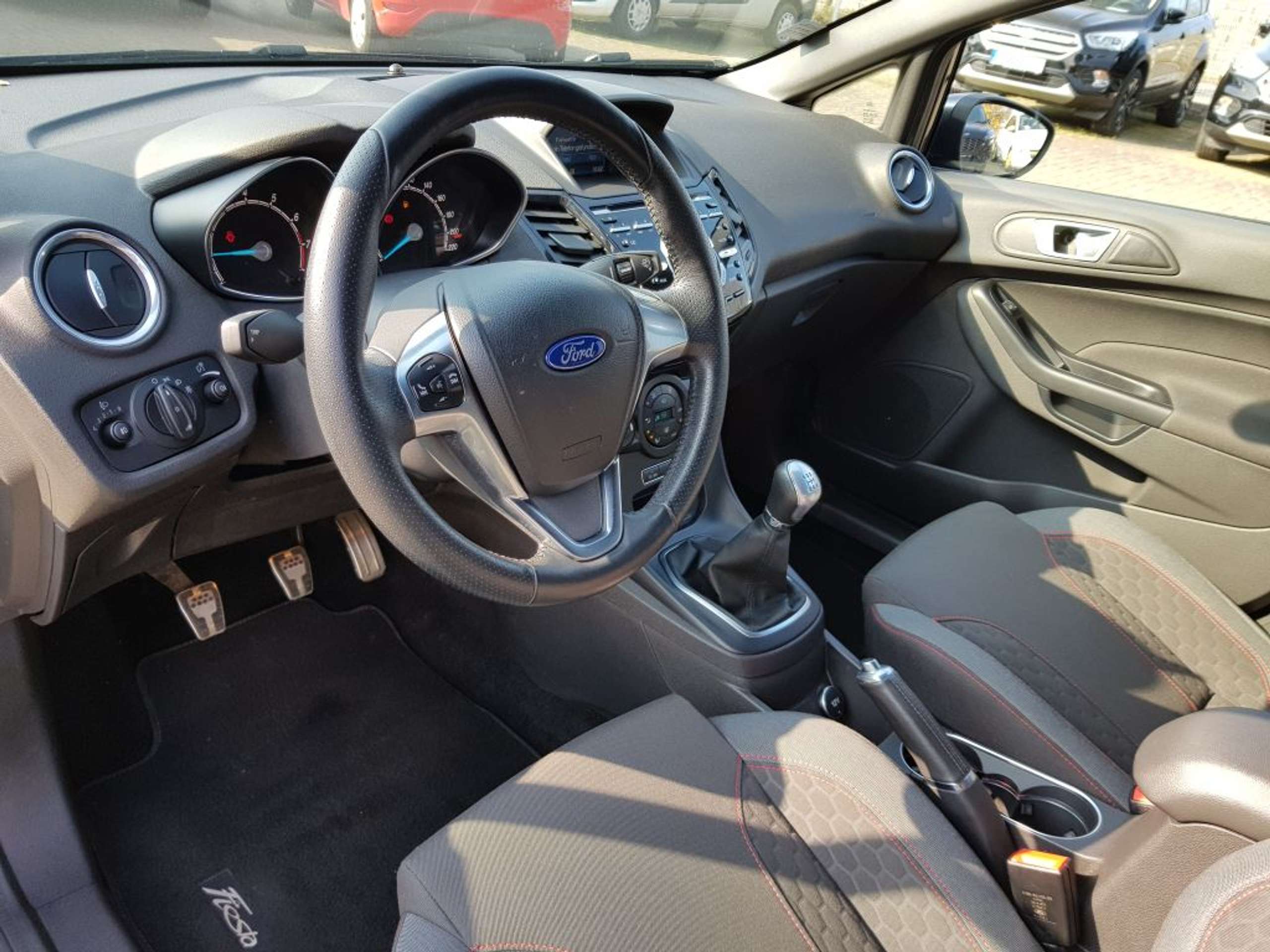 Fahrzeugabbildung Ford Fiesta 1.0 EcoBoost Start-Stop ST-LINE *RFK*17-LM*NAVI* - mit KI generiert/bearbeitet