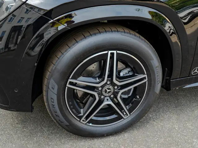 Mercedes-Benz GLE view 4